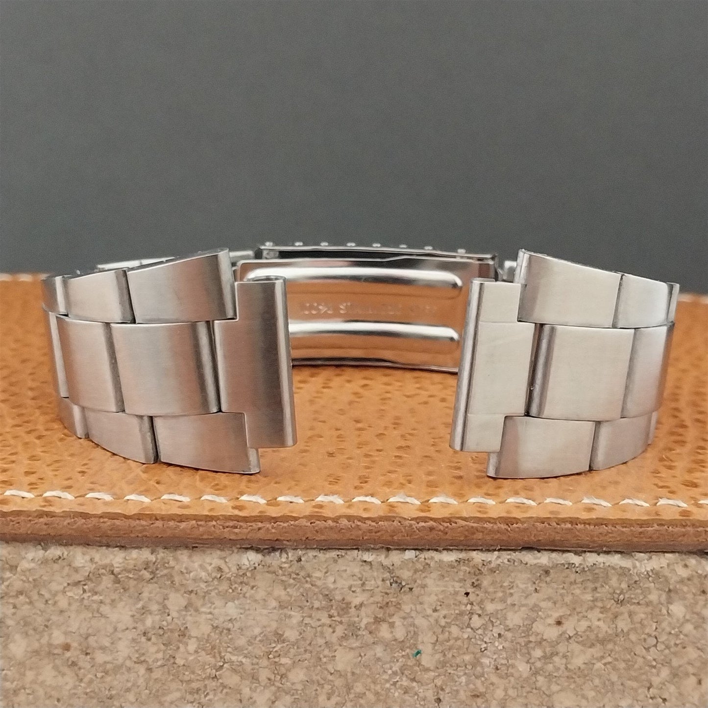 Vintage 18mm Flared Stainless Steel Unused nos Classic 1970s Watch Band