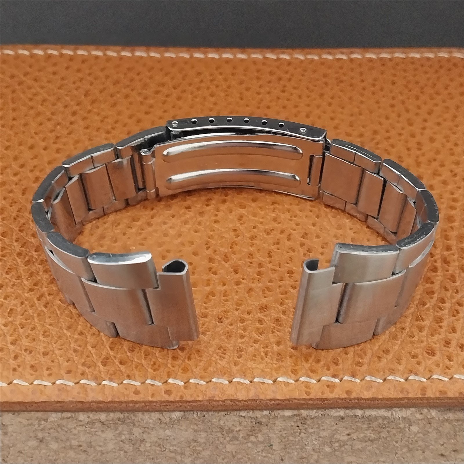 Vintage 18mm Flared Stainless Steel Unused nos Classic 1970s Watch Band