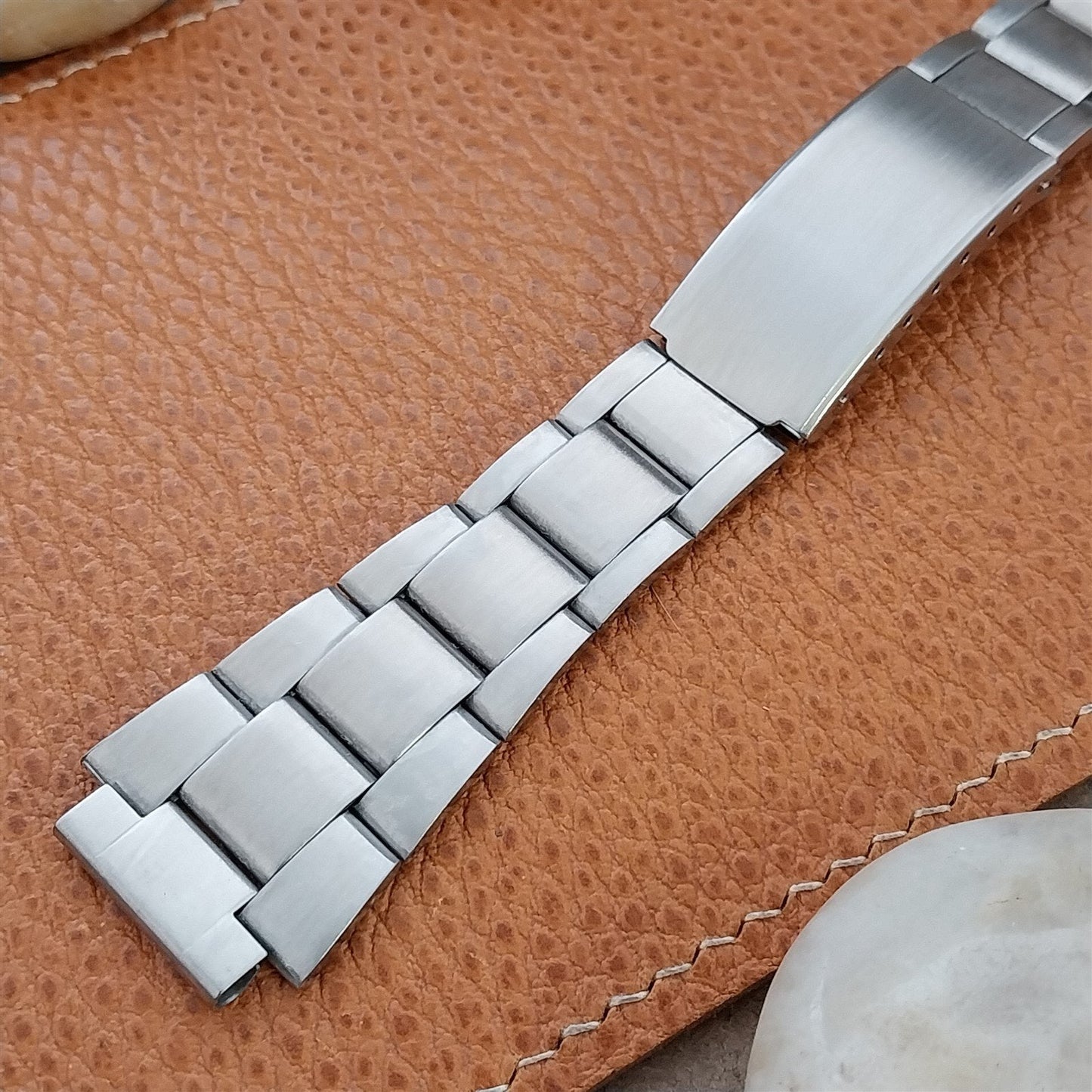 Vintage 18mm Flared Stainless Steel Unused nos Classic 1970s Watch Band