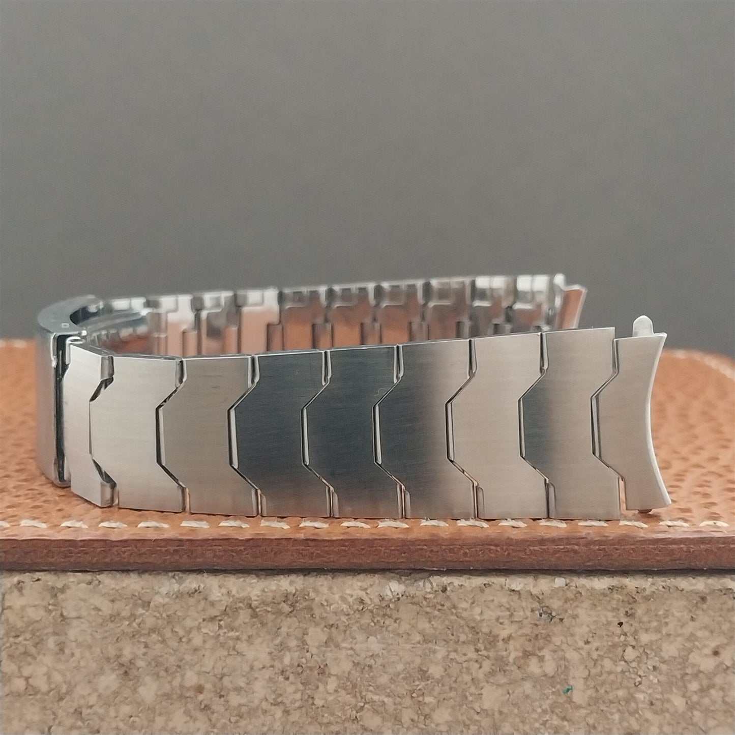 Vintage 17.2mm Stainless Steel Flared Unused nos Classic Watch Band