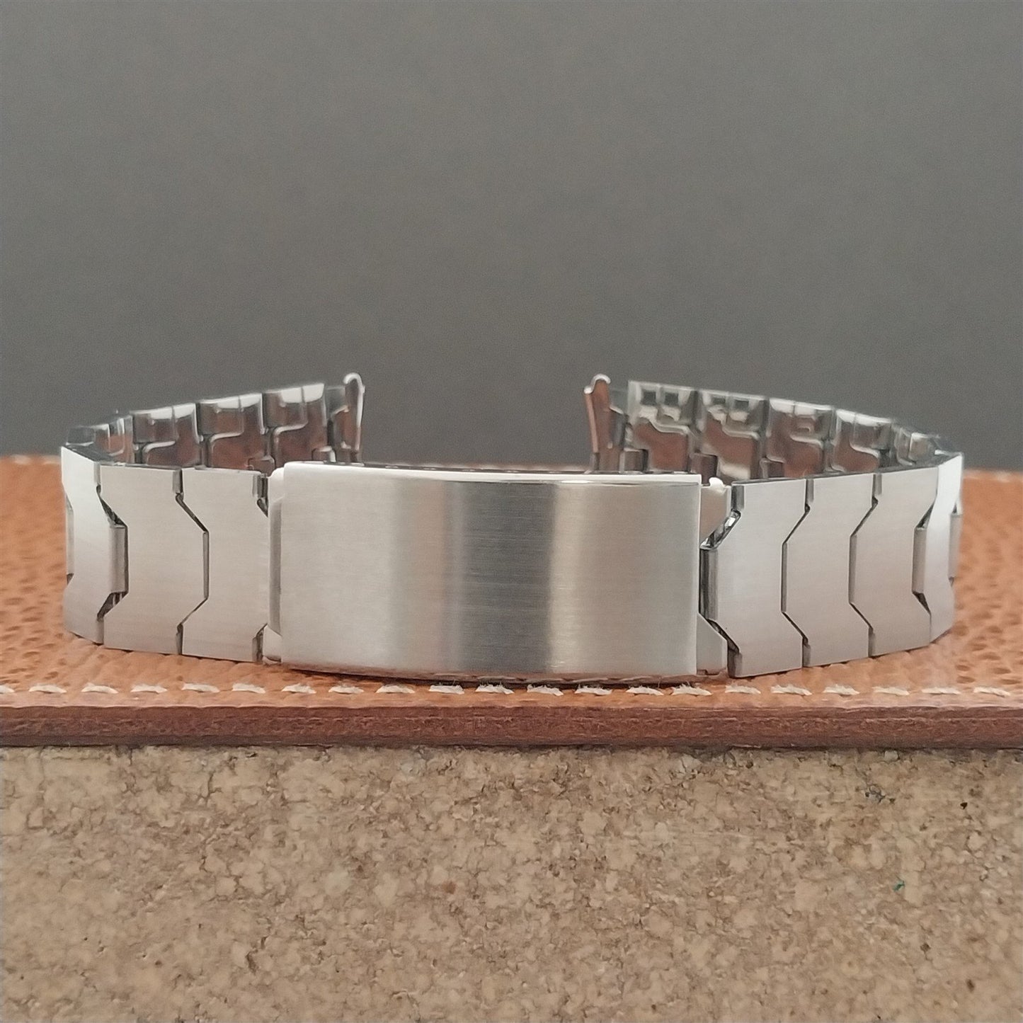 Vintage 17.2mm Stainless Steel Flared Unused nos Classic Watch Band
