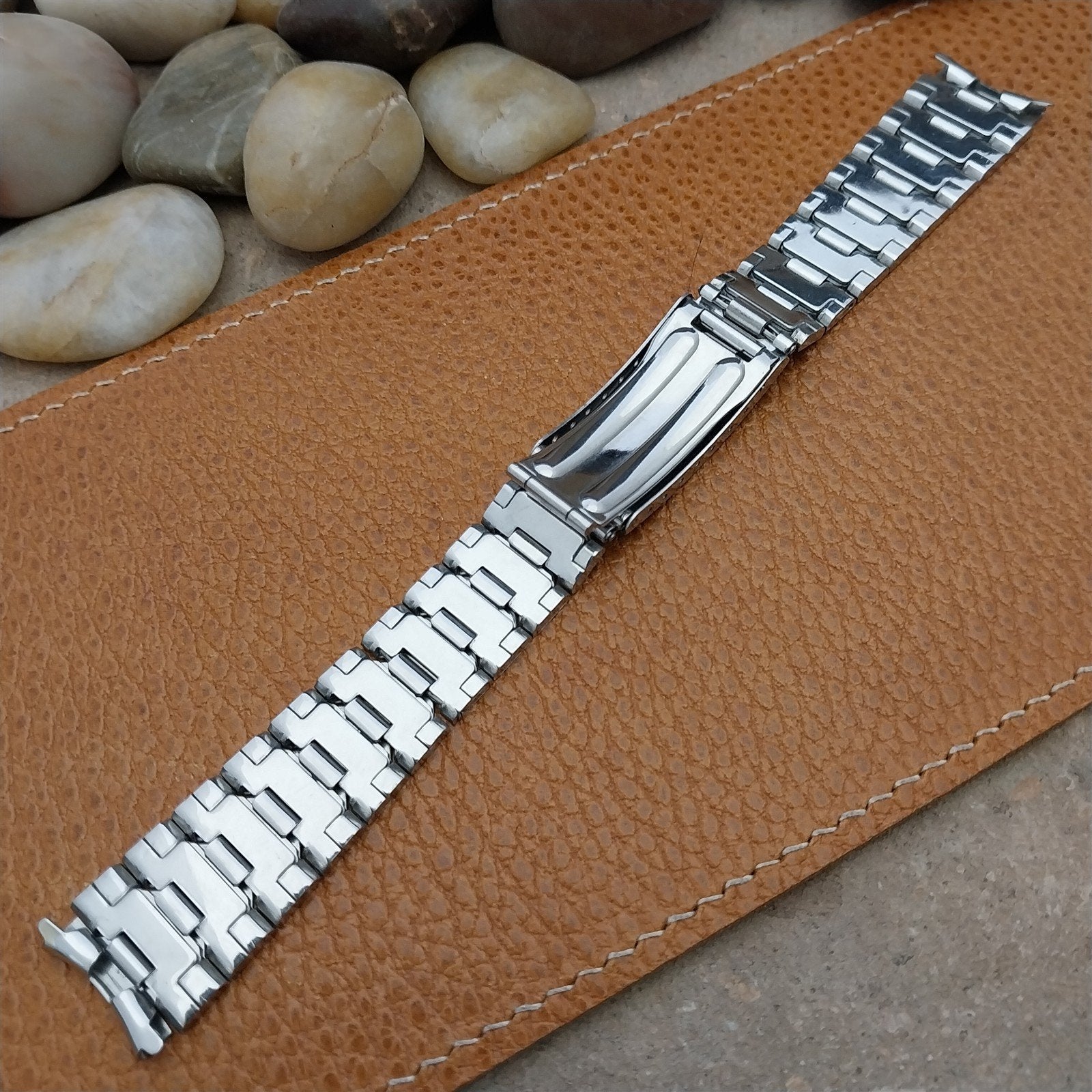 Vintage 17.2mm Stainless Steel Flared Unused nos Classic Watch Band