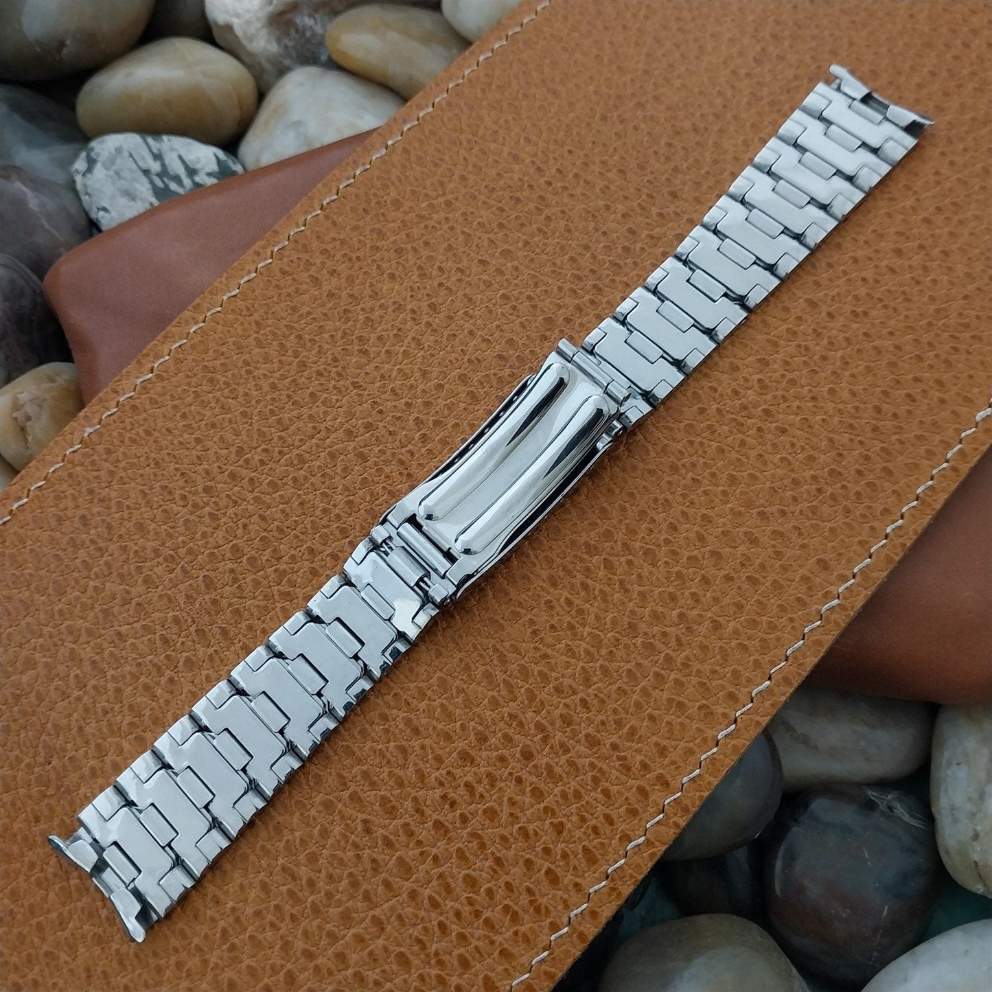 17.2mm Stainless Steel Flared Unused nos Vintage Watch Band