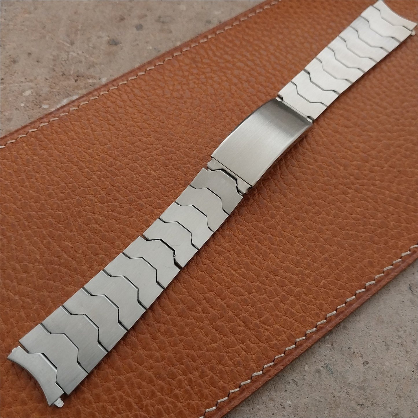 Vintage 17.2mm Stainless Steel Flared Unused nos Classic Watch Band