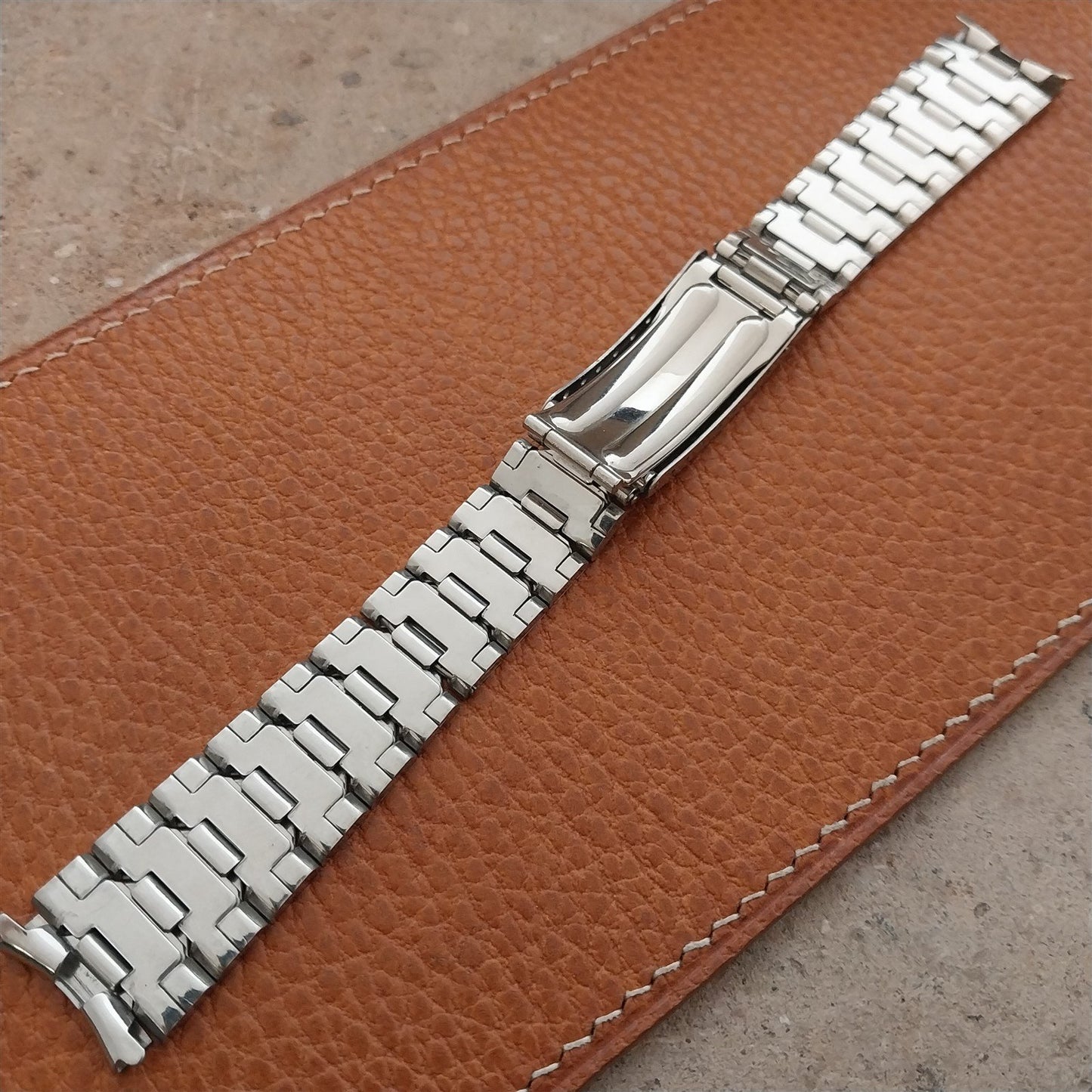 Vintage 17.2mm Stainless Steel Flared Unused nos Classic Watch Band