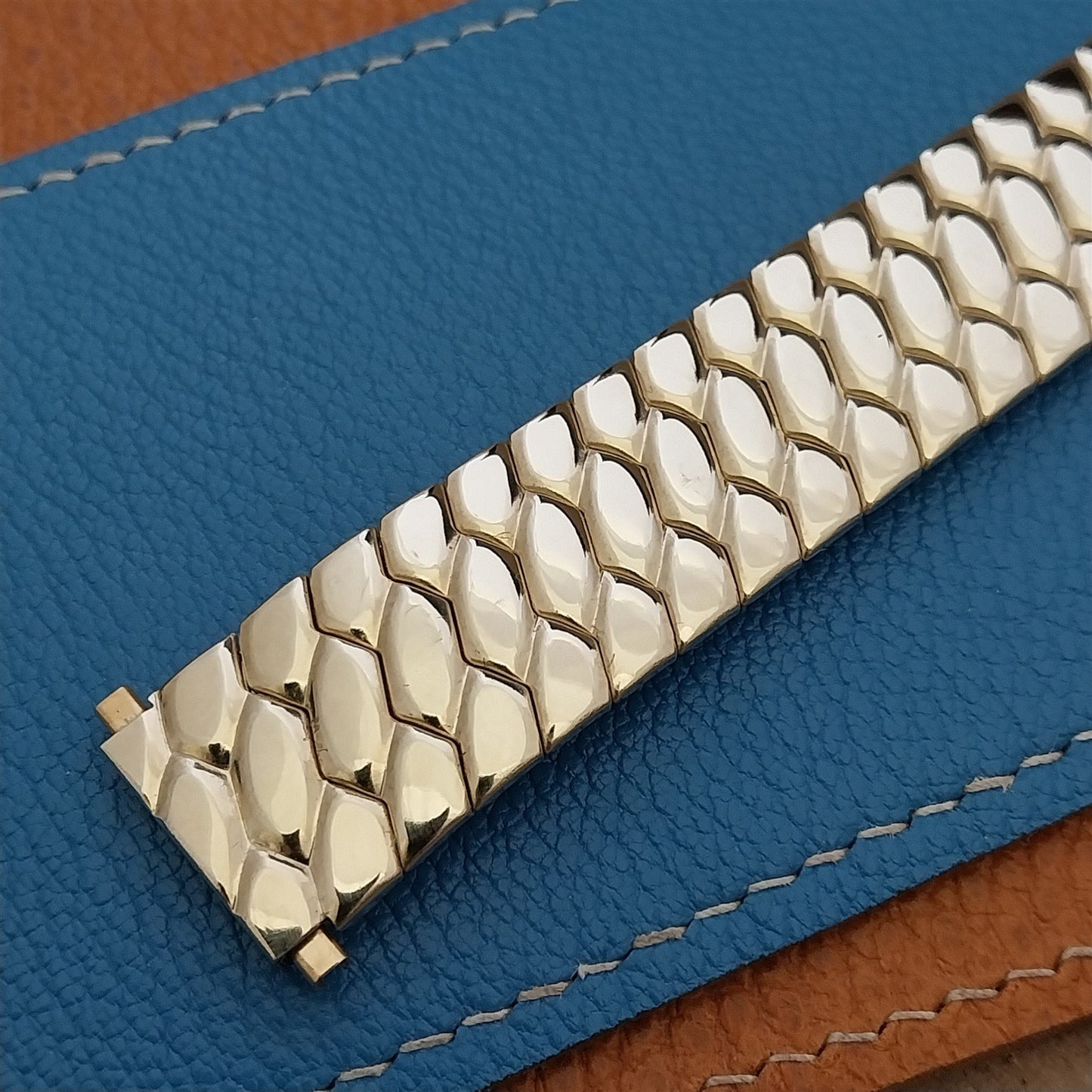 Speidel Wide Golden Era 22mm 20mm Gold-Tone Expansion Unused Vintage Watch Band