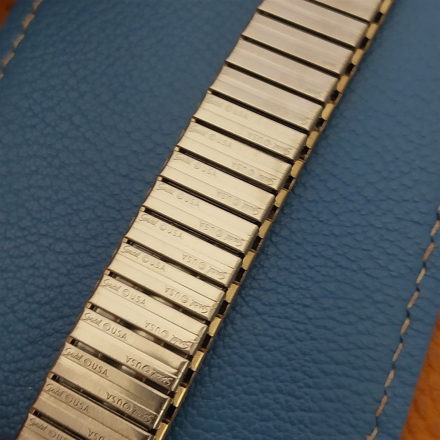 Wide Yellow Gold-Tone 22mm Speidel EuroFlex Long nos 1980s Vintage Watch Band