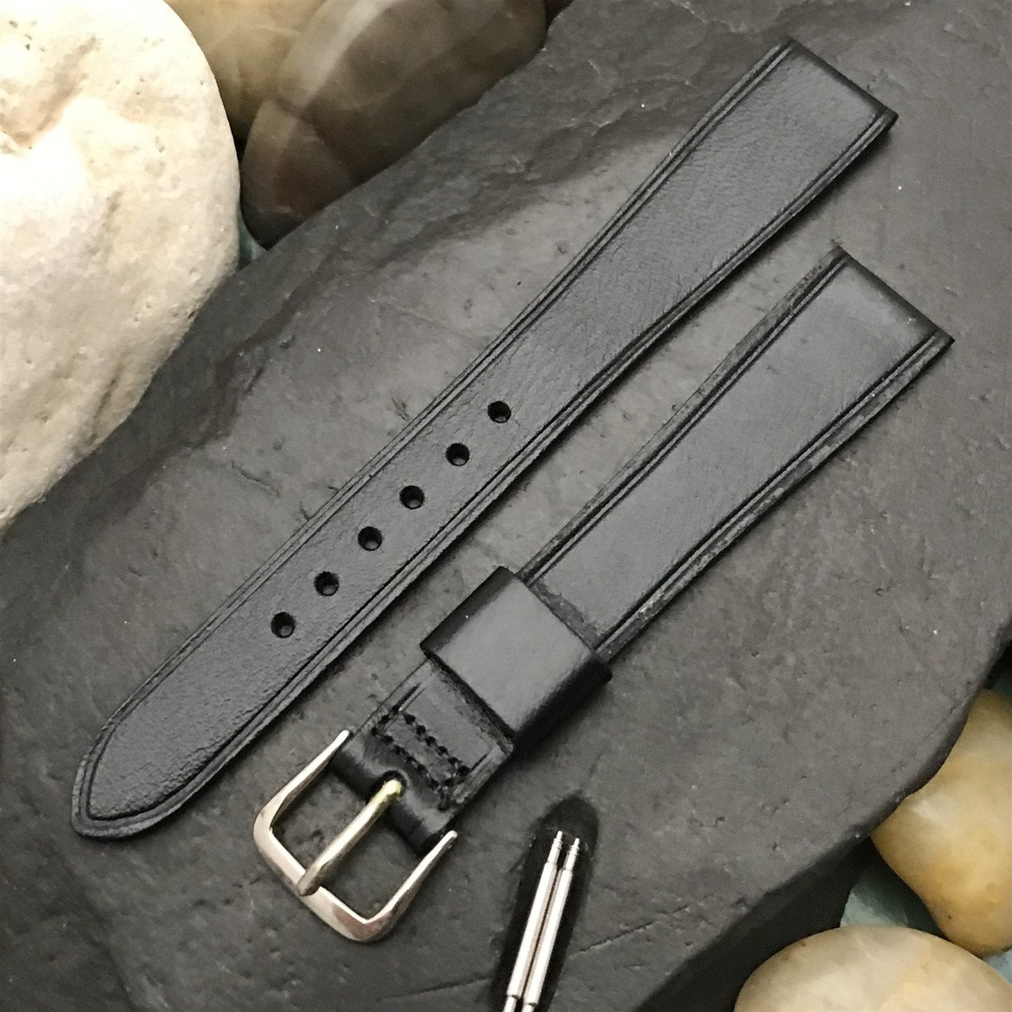 5/8" 16mm Tapered Black Leather Unused nos 1960s-1970s Vintage Watch Band