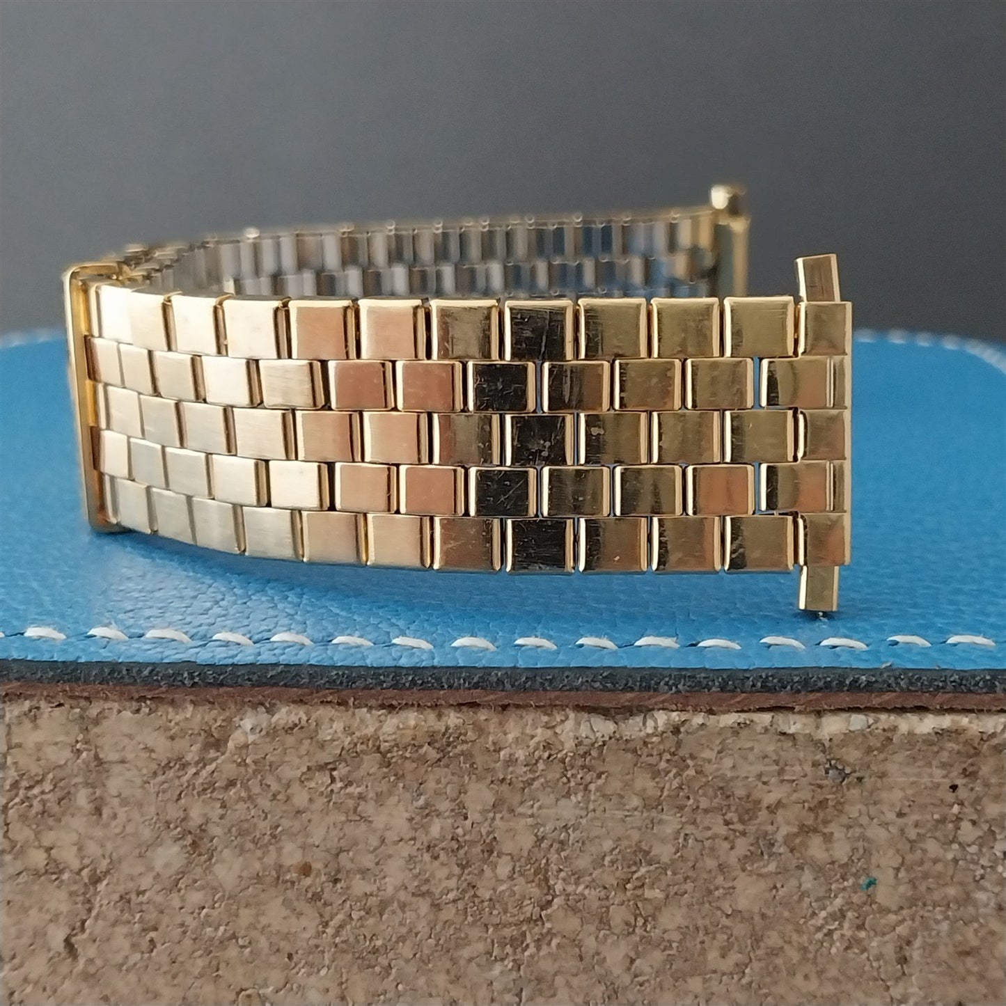 Vintage GoldTone 17mm 18mm 19mm Plated Stretch Classic Overlap Unused Watch Band