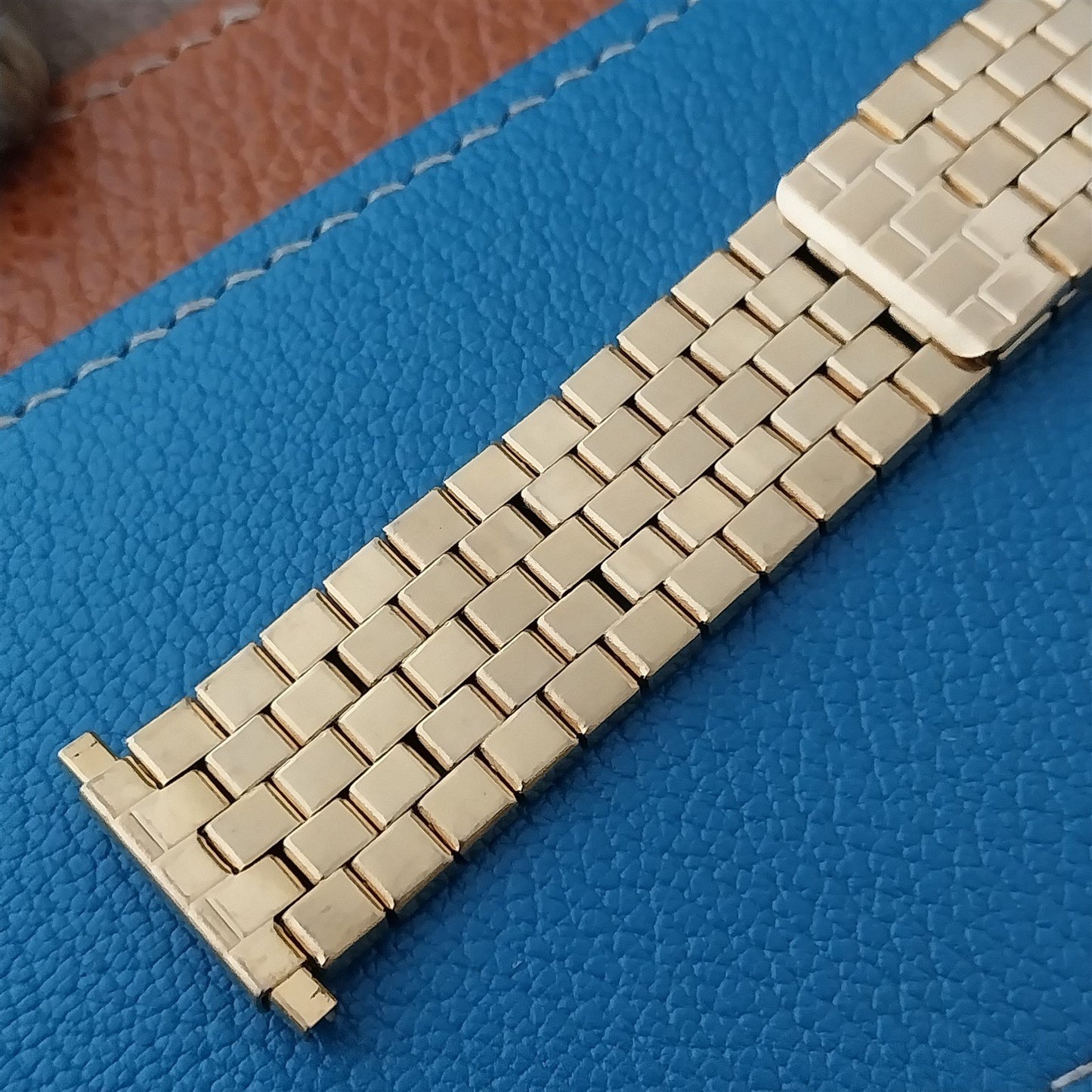 Vintage GoldTone 17mm 18mm 19mm Plated Stretch Classic Overlap Unused Watch Band