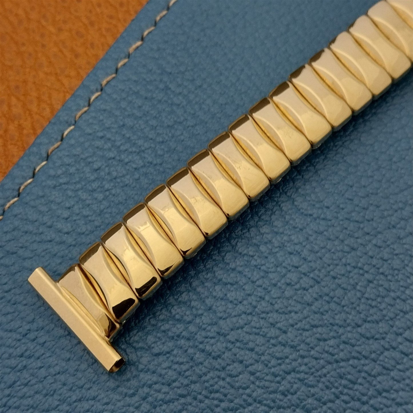 10k Yellow Gold-Filled Streth Bellavance USA nos 1960s Unused Vintage Watch Band