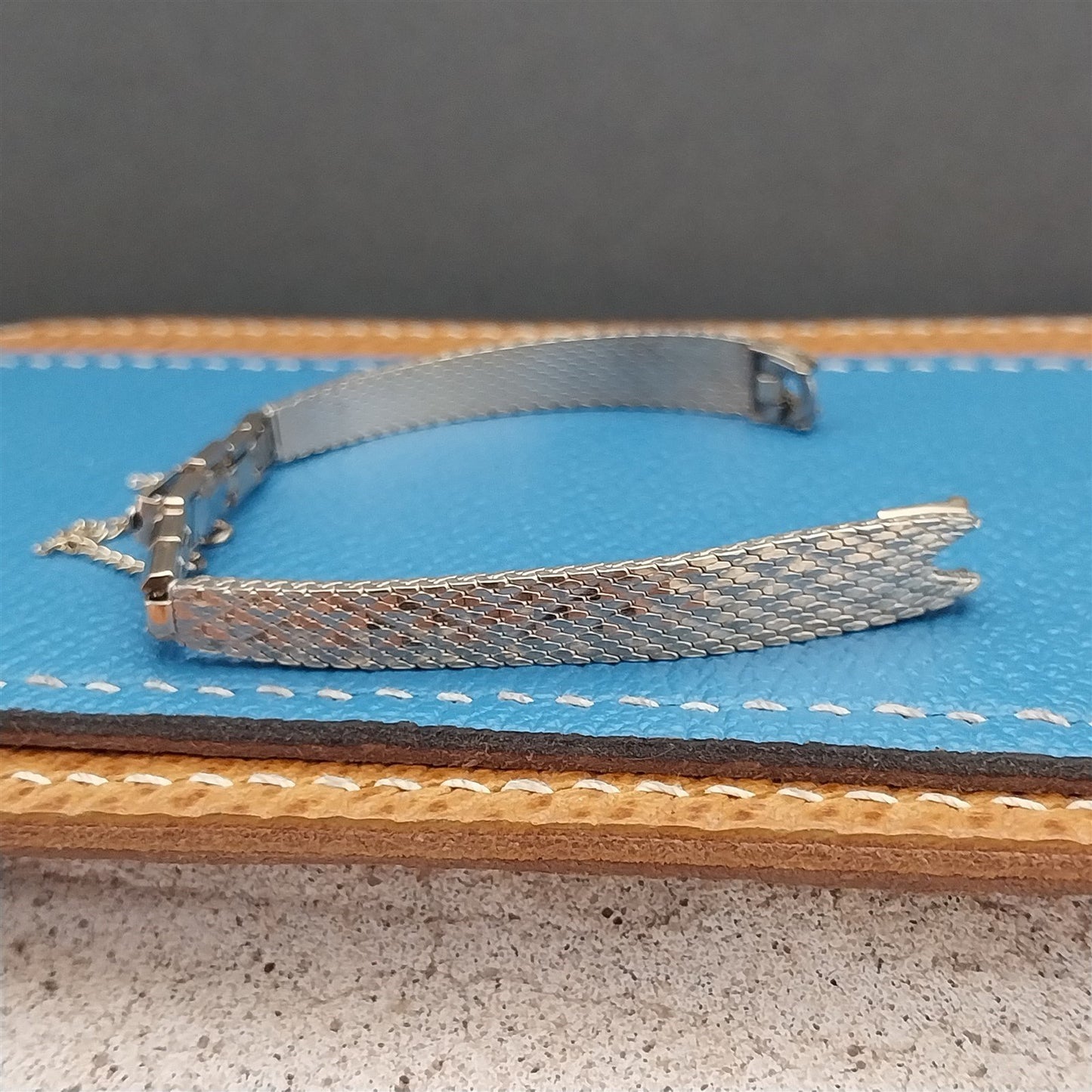 Kreisler Yellow Gold-Fill Ladies Mesh Unused 1960s Vintage Cocktail Watch Band