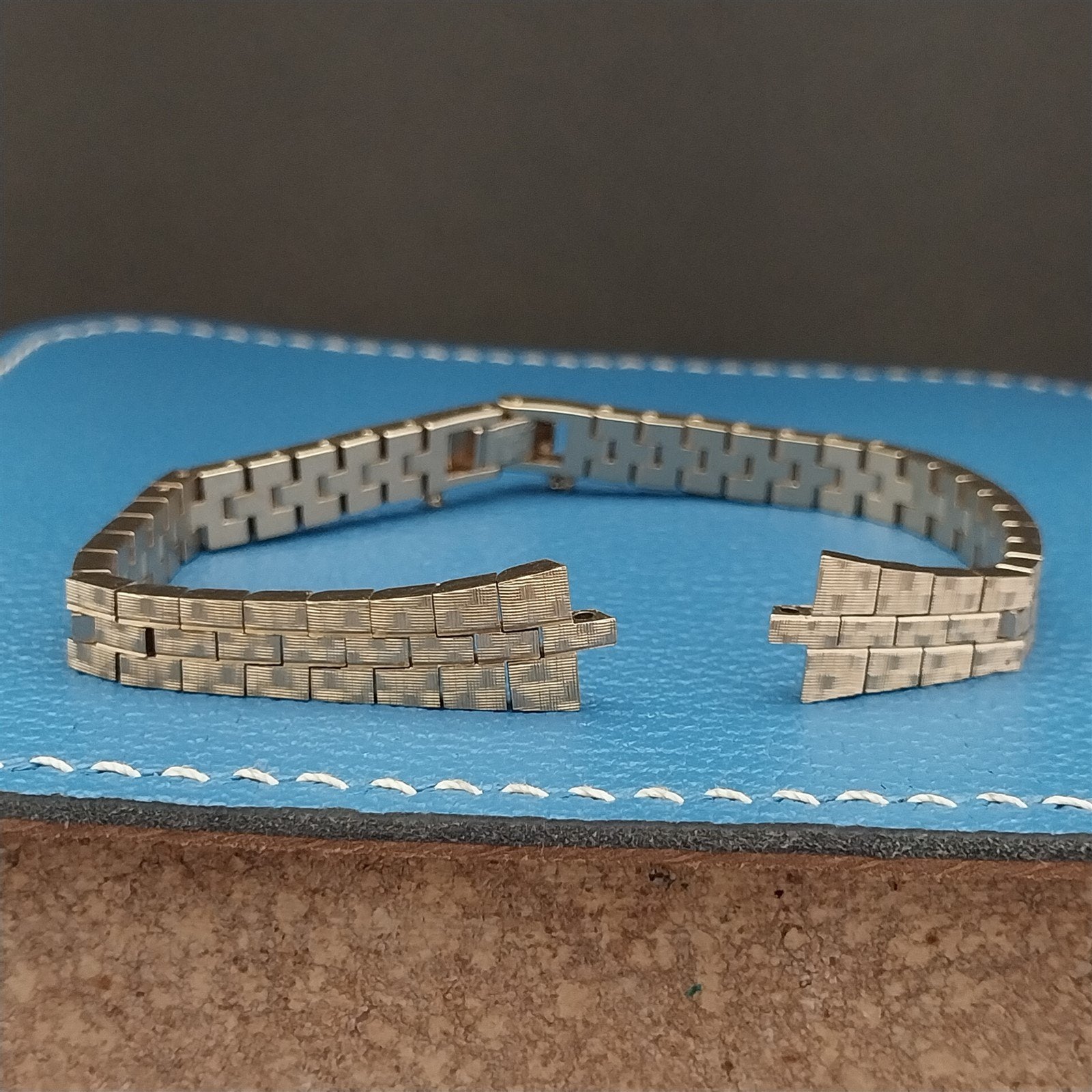 Seiko Yellow Gold-Tone Ladies Internal Lug Unused Vintage Watch Band