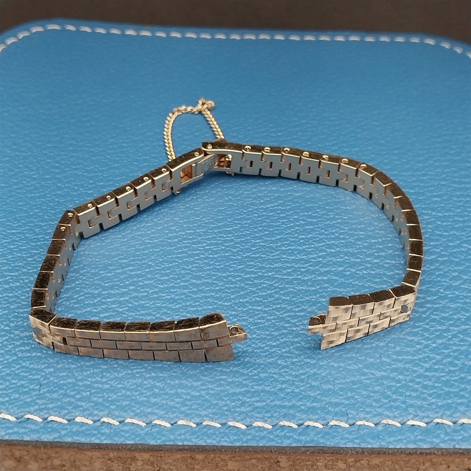 Seiko Yellow Gold-Tone Ladies Internal Lug Unused Vintage Watch Band