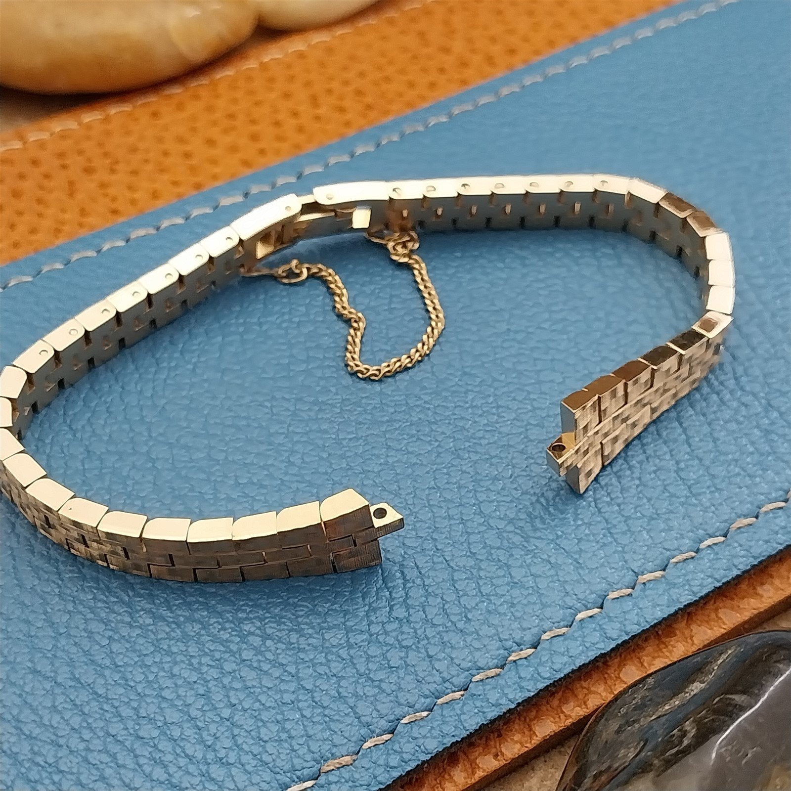 Seiko Yellow Gold-Tone Ladies Internal Lug Unused Vintage Watch Band