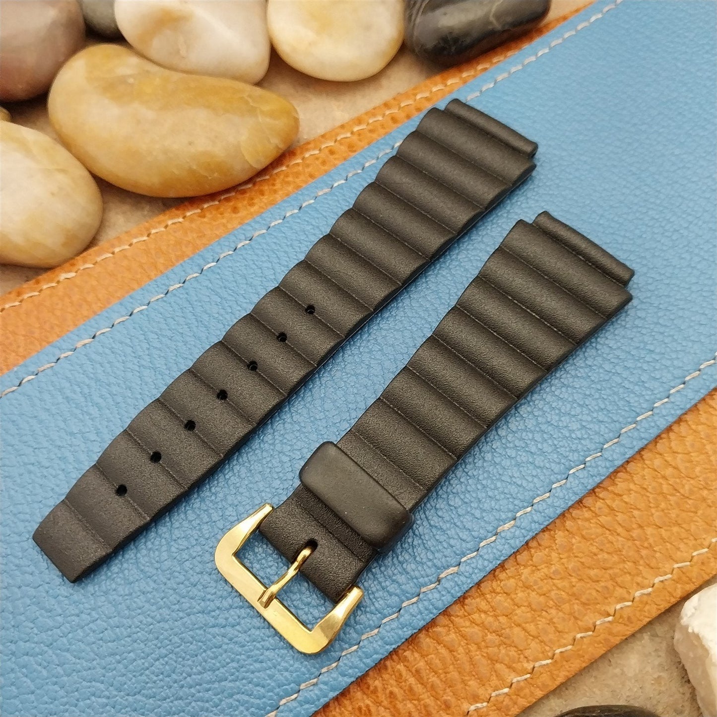 20mm Flared Divers Swiss Black Tropical LCD LED Unused 1970s Vintage Watch Band