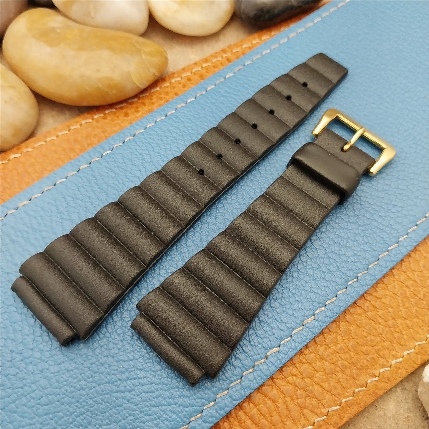 20mm Flared Divers Swiss Black Tropical LCD LED Unused 1970s Vintage Watch Band