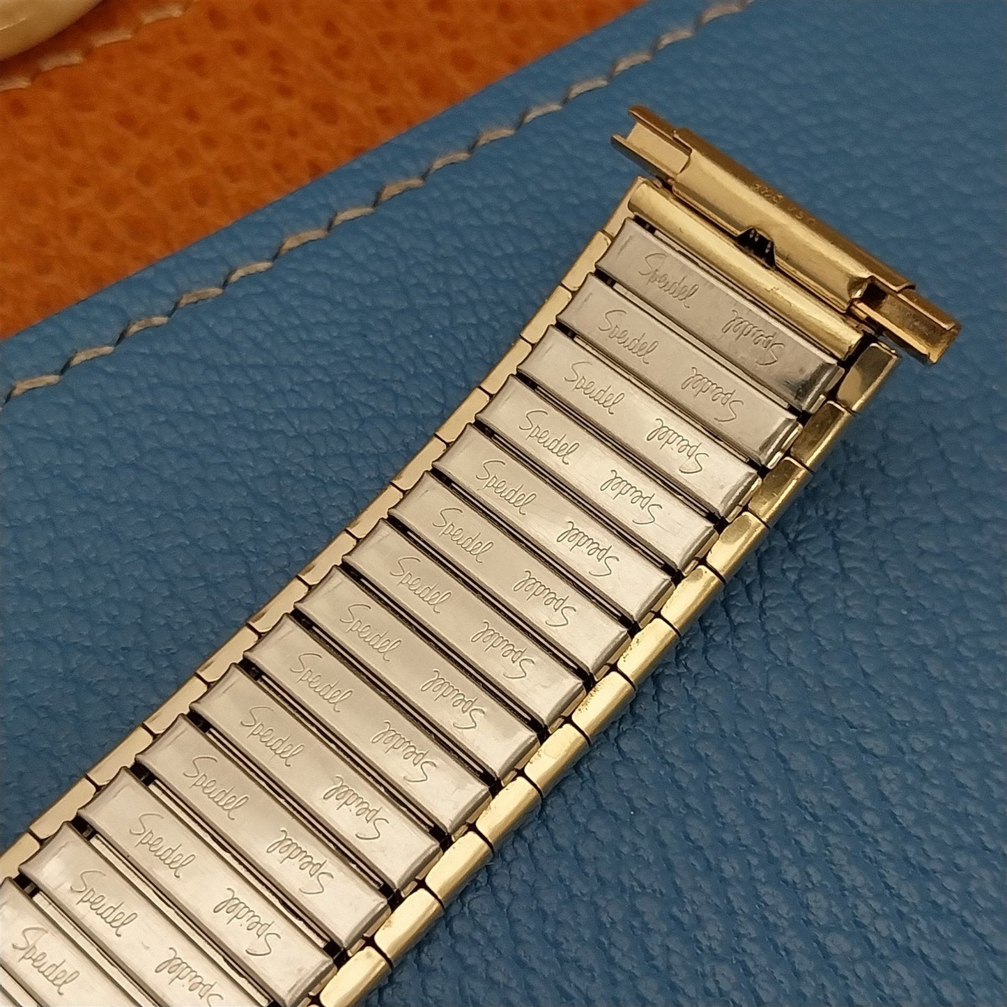 22mm Gold-Tone Speidel USA Wide Expansion unused nos 1970s Vintage Watch Band