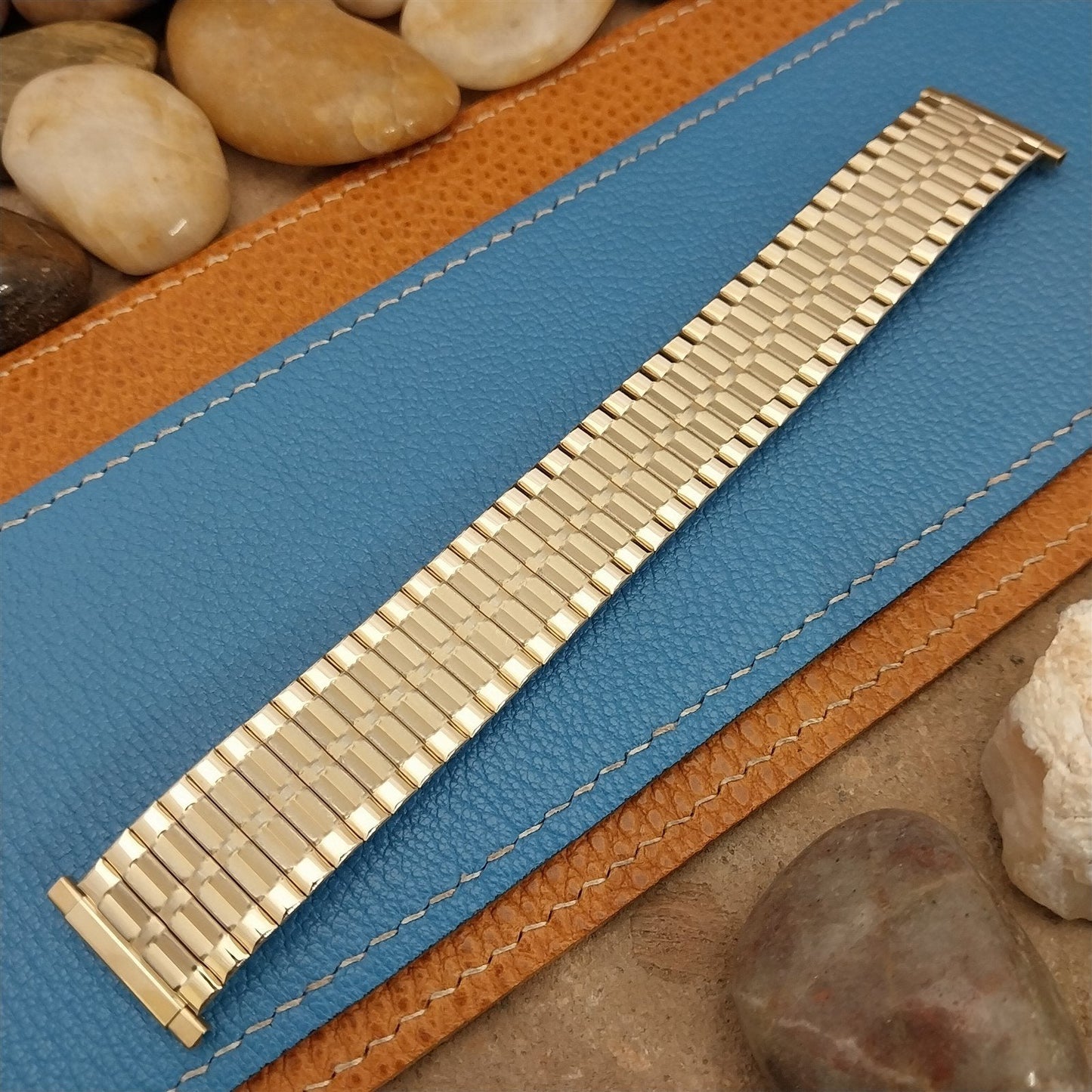 22mm Gold-Tone Speidel USA Wide Expansion unused nos 1970s Vintage Watch Band