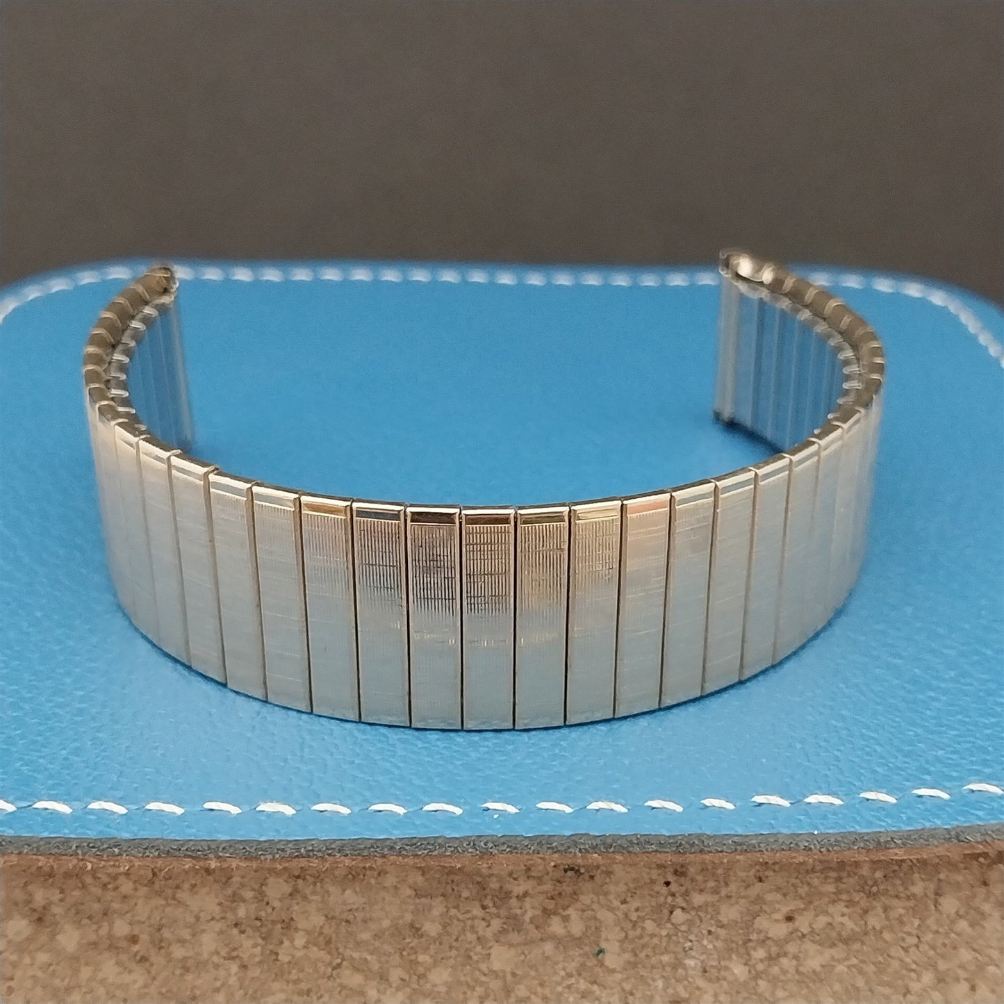 19mm Speidel Yellow Gold-Tone Wide Unused nos 1970s Vintage Watch Band