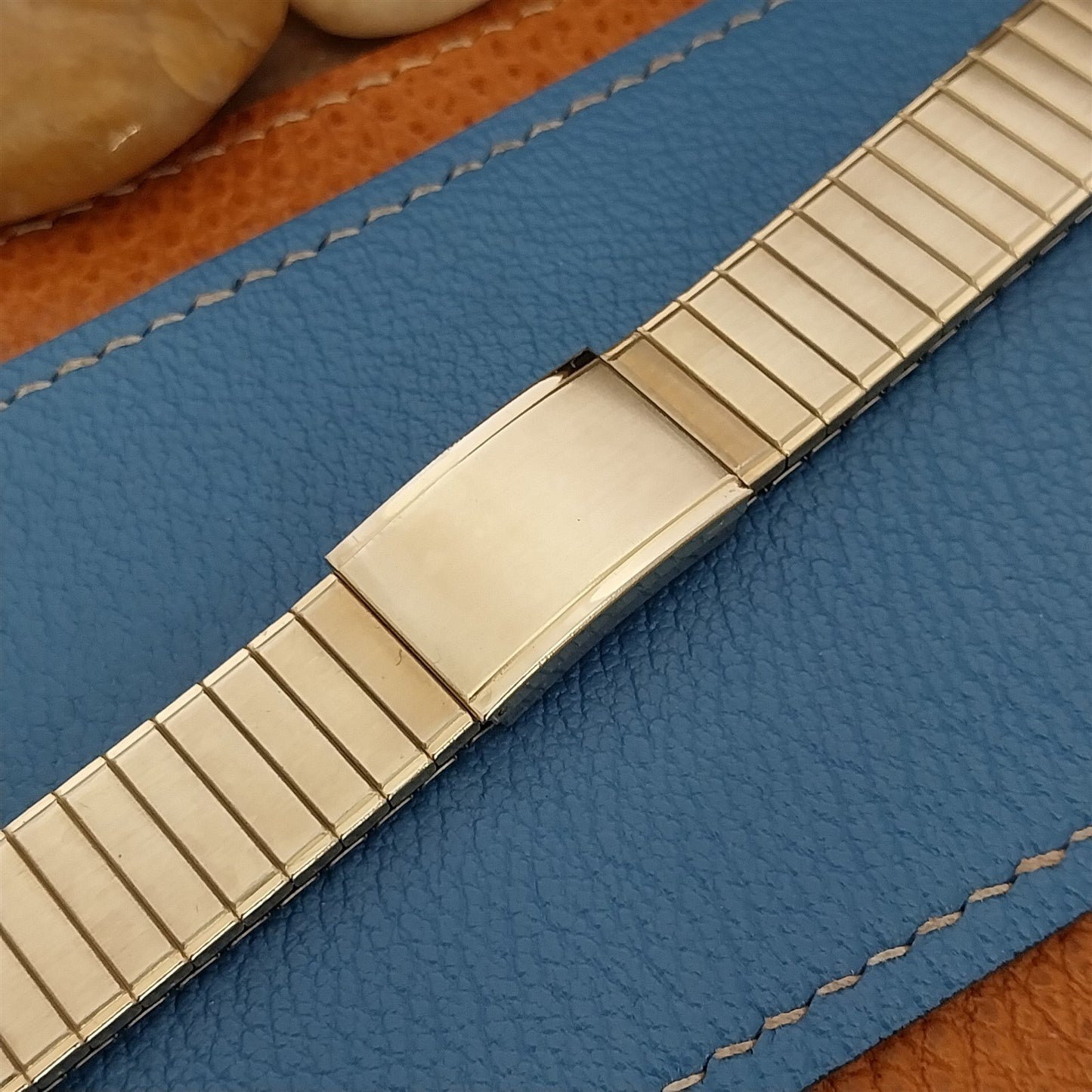 18mm 19mm nos 1970s Speidel USA Gold-Tone Straight End Unused Vintage Watch Band