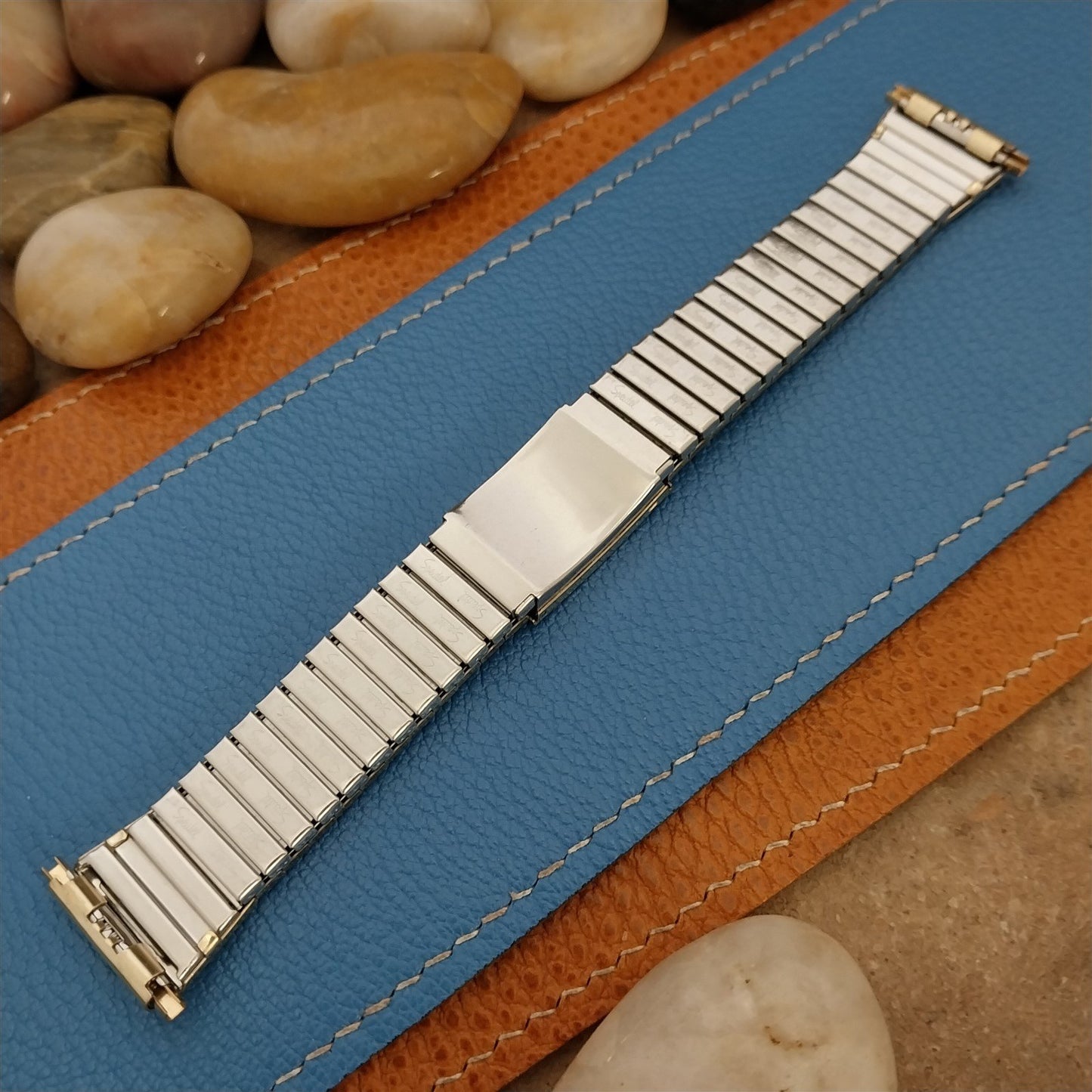 18mm 19mm nos 1970s Speidel USA Gold-Tone Straight End Unused Vintage Watch Band