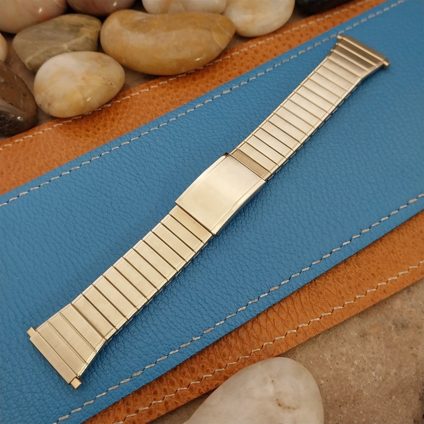 18mm 19mm nos 1970s Speidel USA Gold-Tone Straight End Unused Vintage Watch Band