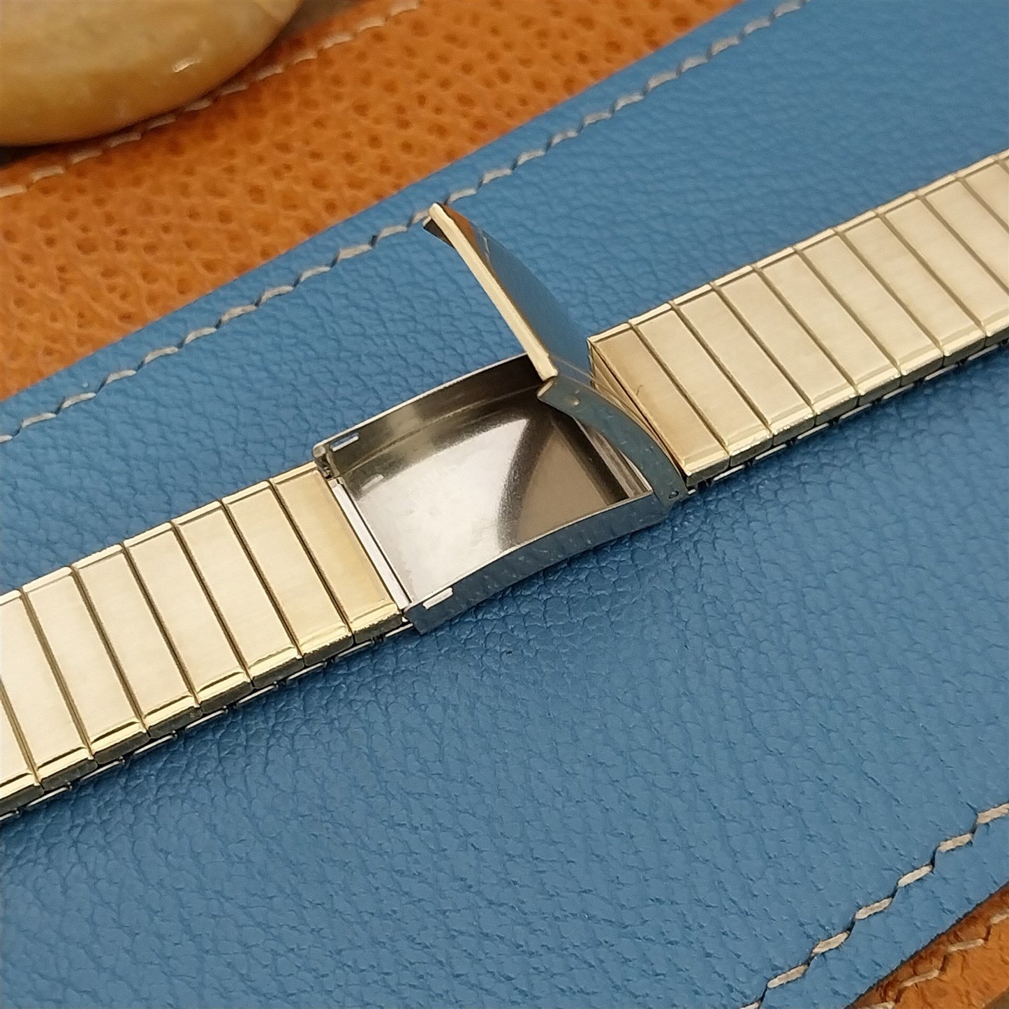 18mm 19mm nos 1970s Speidel USA Gold-Tone Straight End Unused Vintage Watch Band