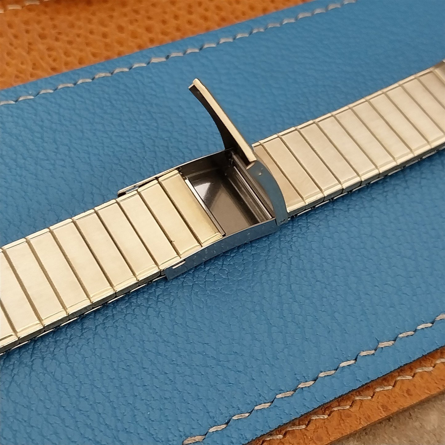 18mm 19mm nos 1970s Speidel USA Gold-Tone Straight End Unused Vintage Watch Band