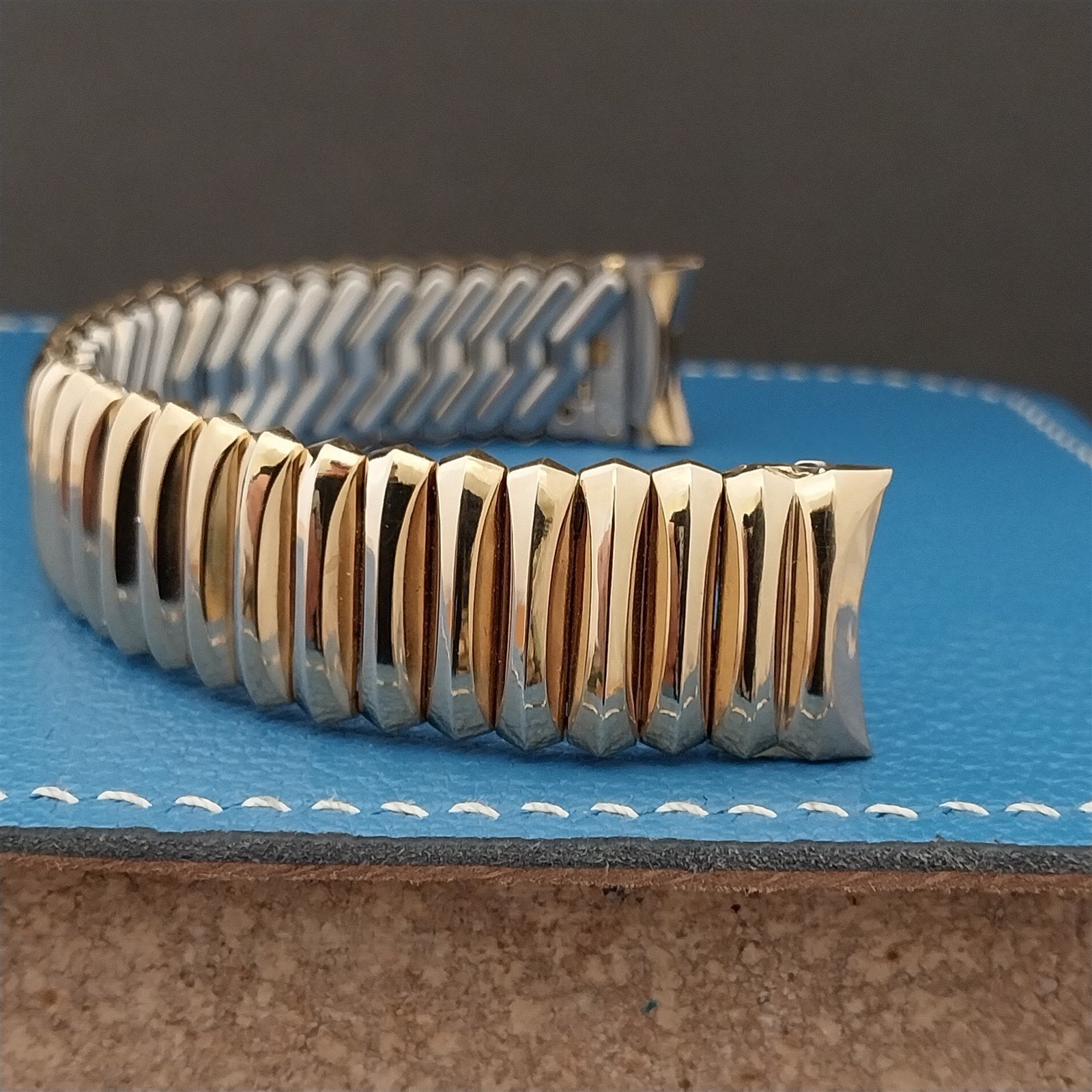 12k Gold-Filled Hadley 17.2mm Wide Expansion Unused 1950s Vintage Watch Band