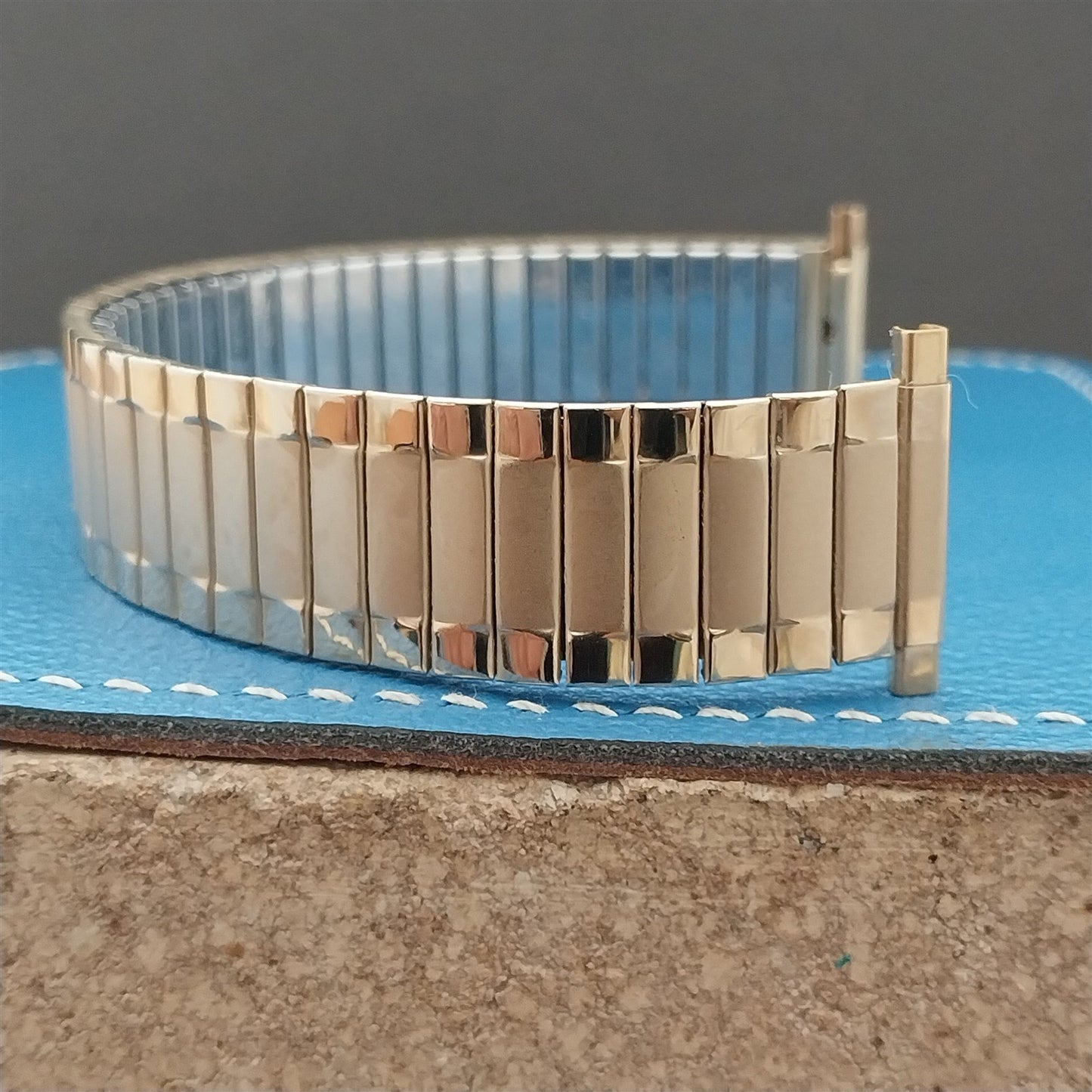 20mm 18mm Speidel Radial Yellow Gold-Tone Wide nos Long 1970s Vintage Watch Band