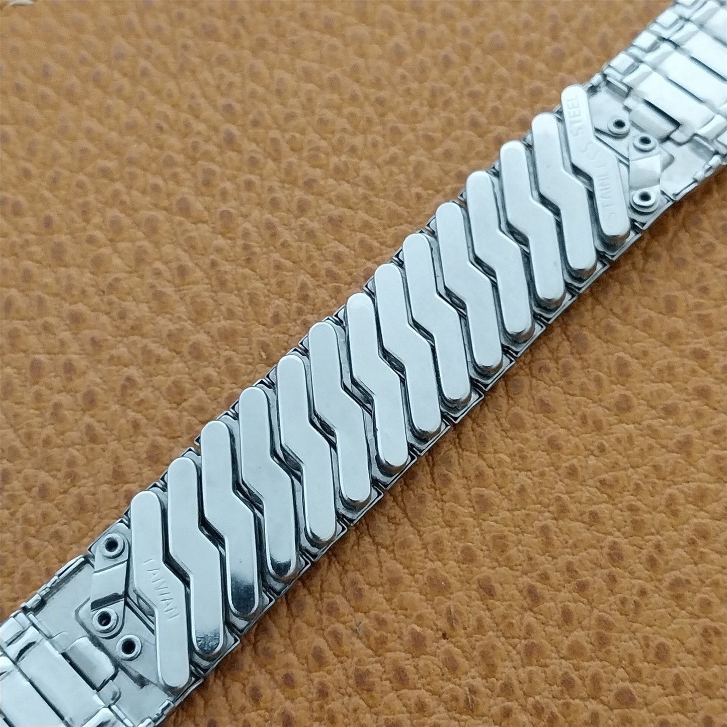 17.2mm Stainless Steel Center Expansion Unused nos Vintage Watch Band