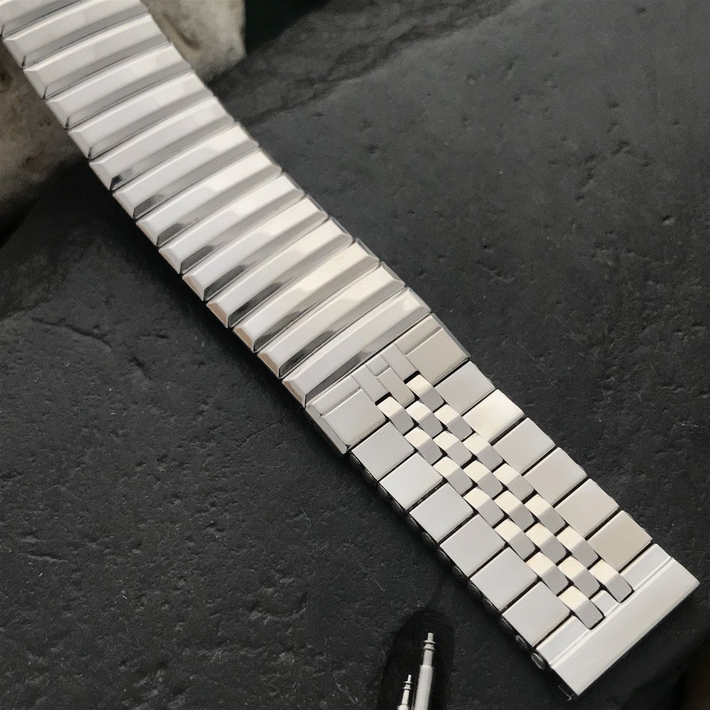 58" Kreisler USA White Gold-Filled Brick Link 1960s Unused Vintage Watch Band