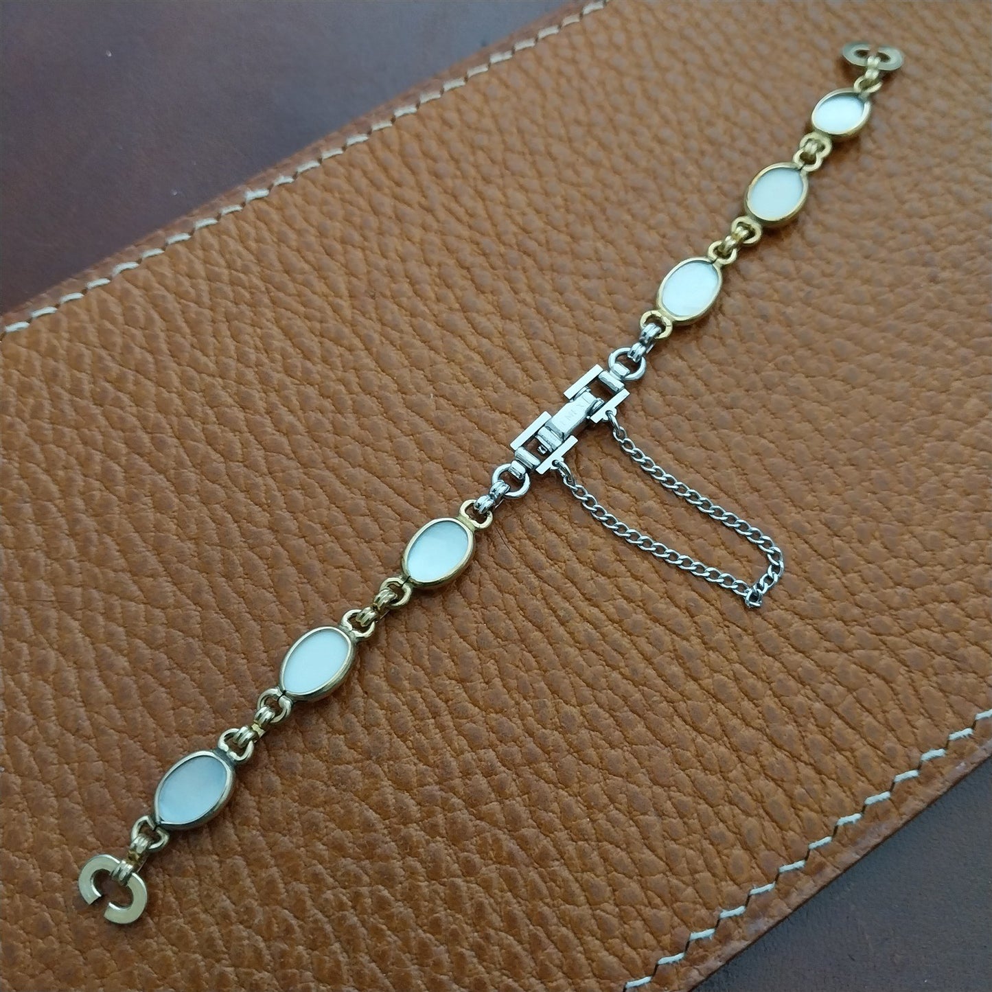 Yellow & White Gold-Fill Cameo Shell Ladies 1960s Vintage Cocktail Watch Band
