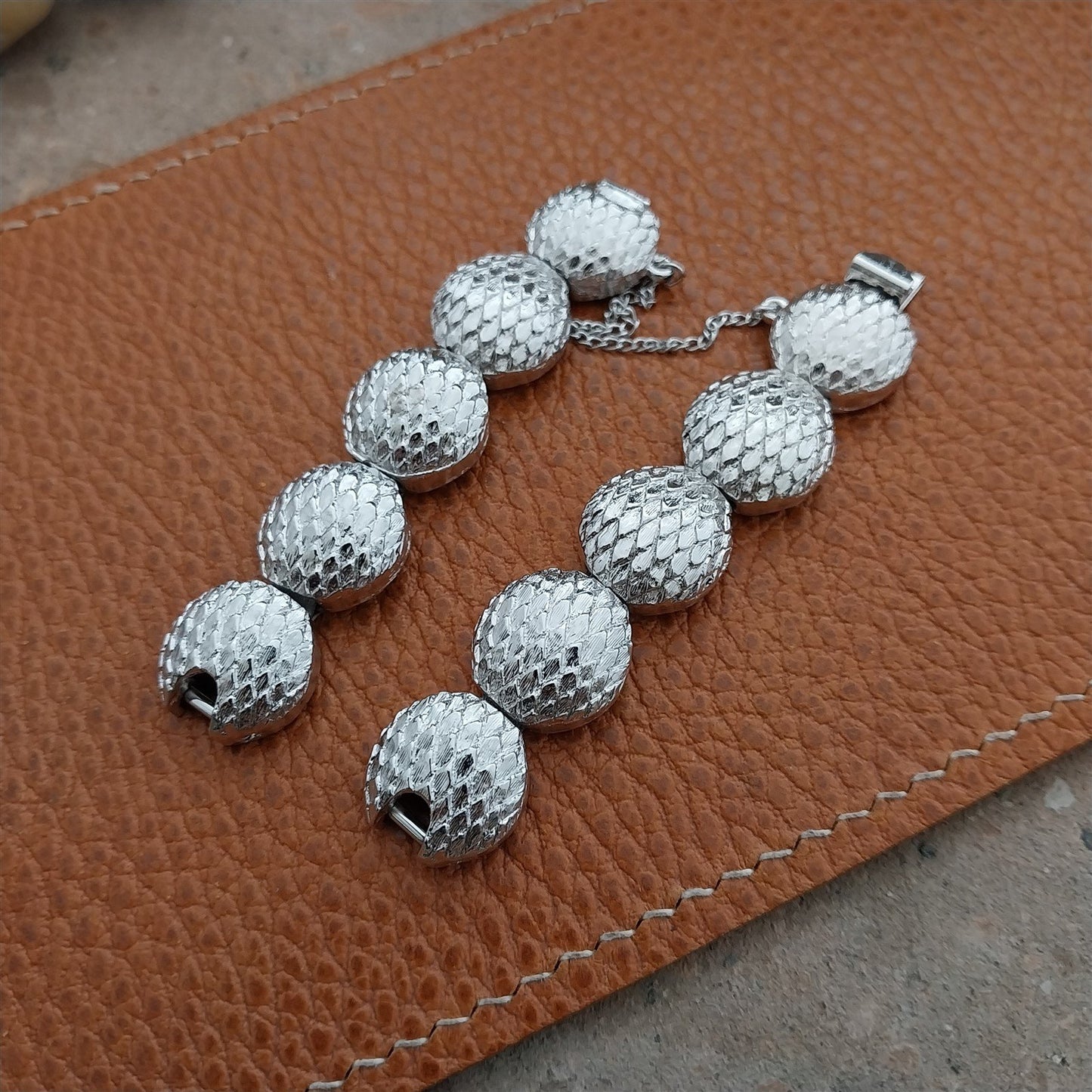 1970s JB Champion White Gold-Tone Mod Ladies Unused Vintage Watch Band