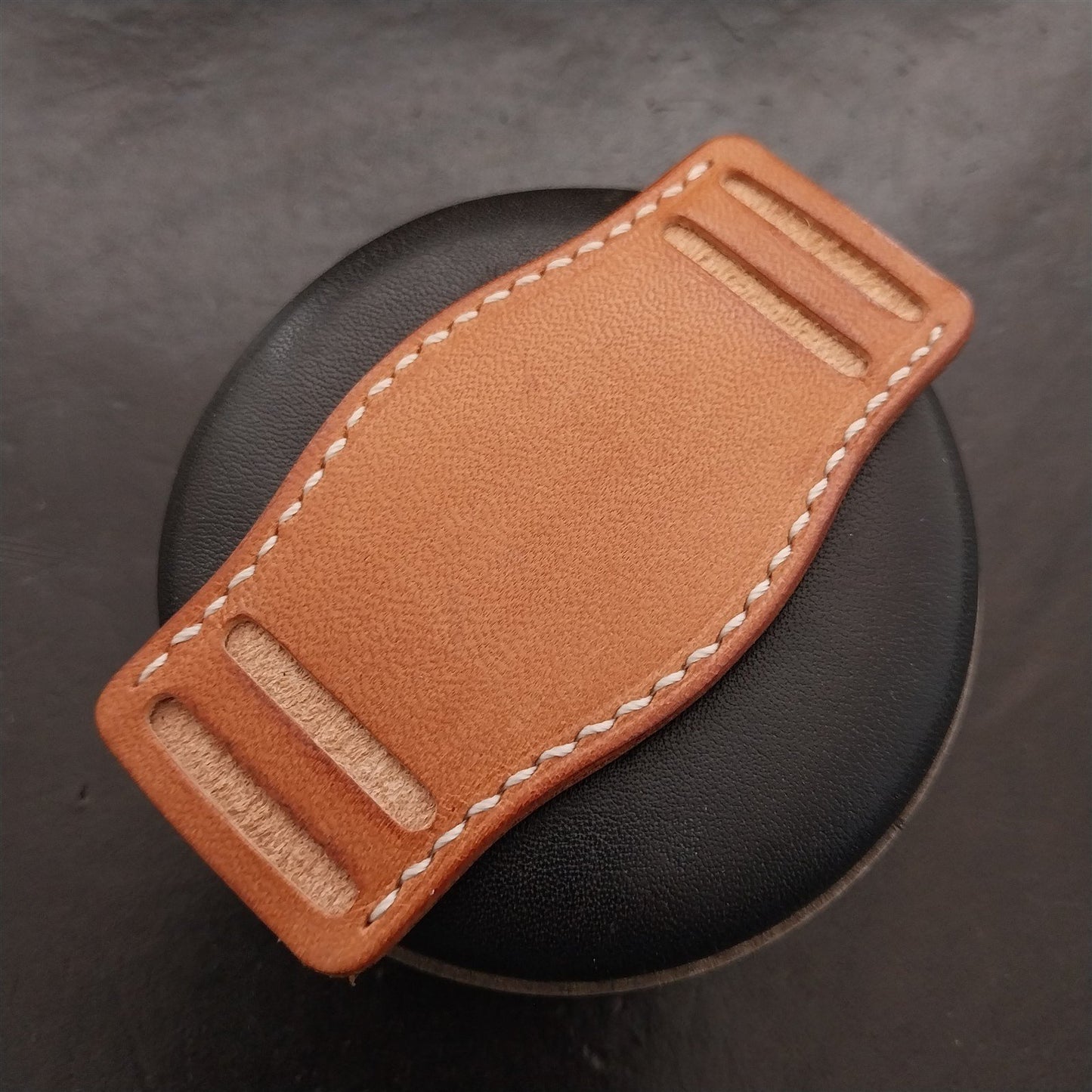 20mm Vintage Style Saddle Leather USA Made Bund Pad