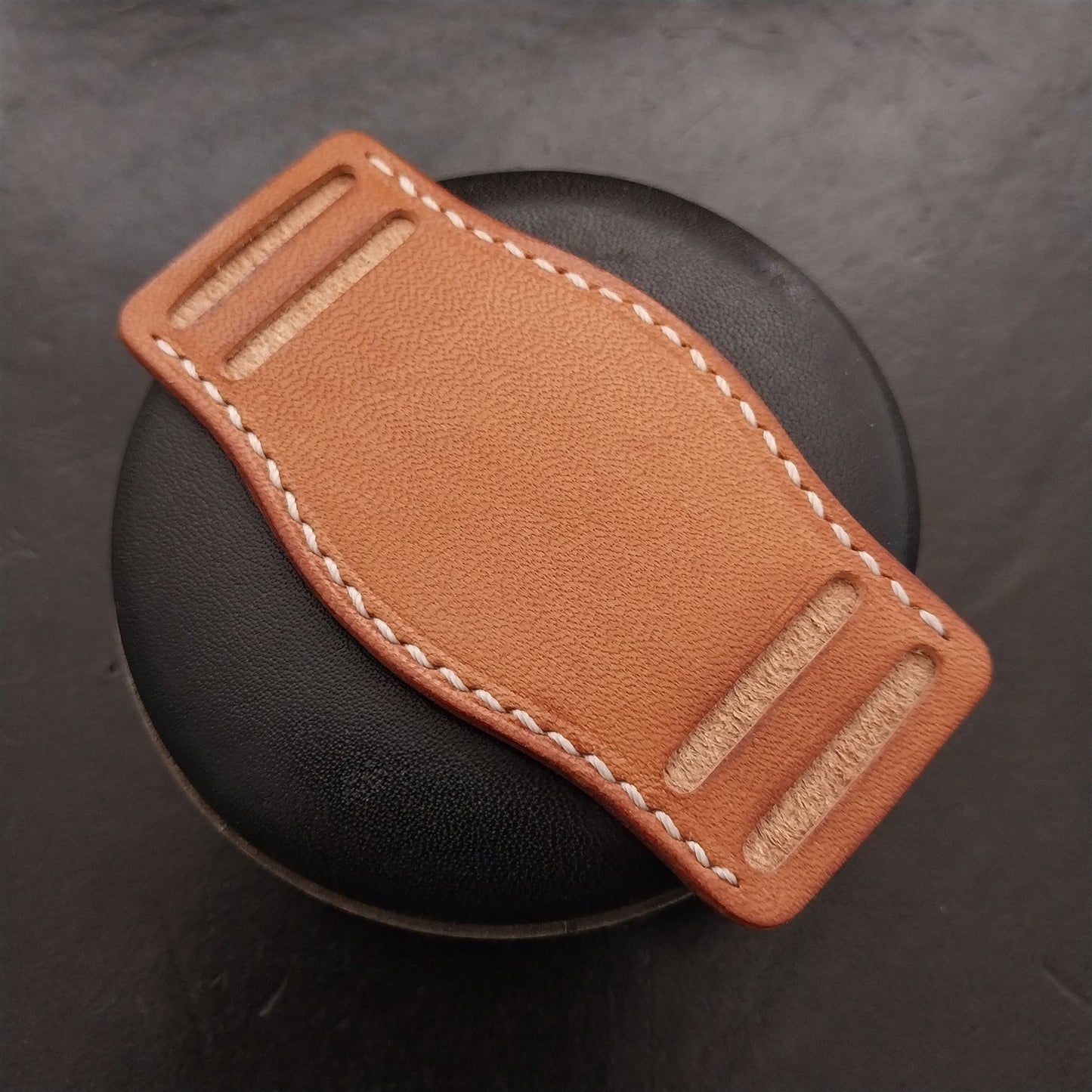 20mm Vintage Style Saddle Leather USA Made Bund Pad