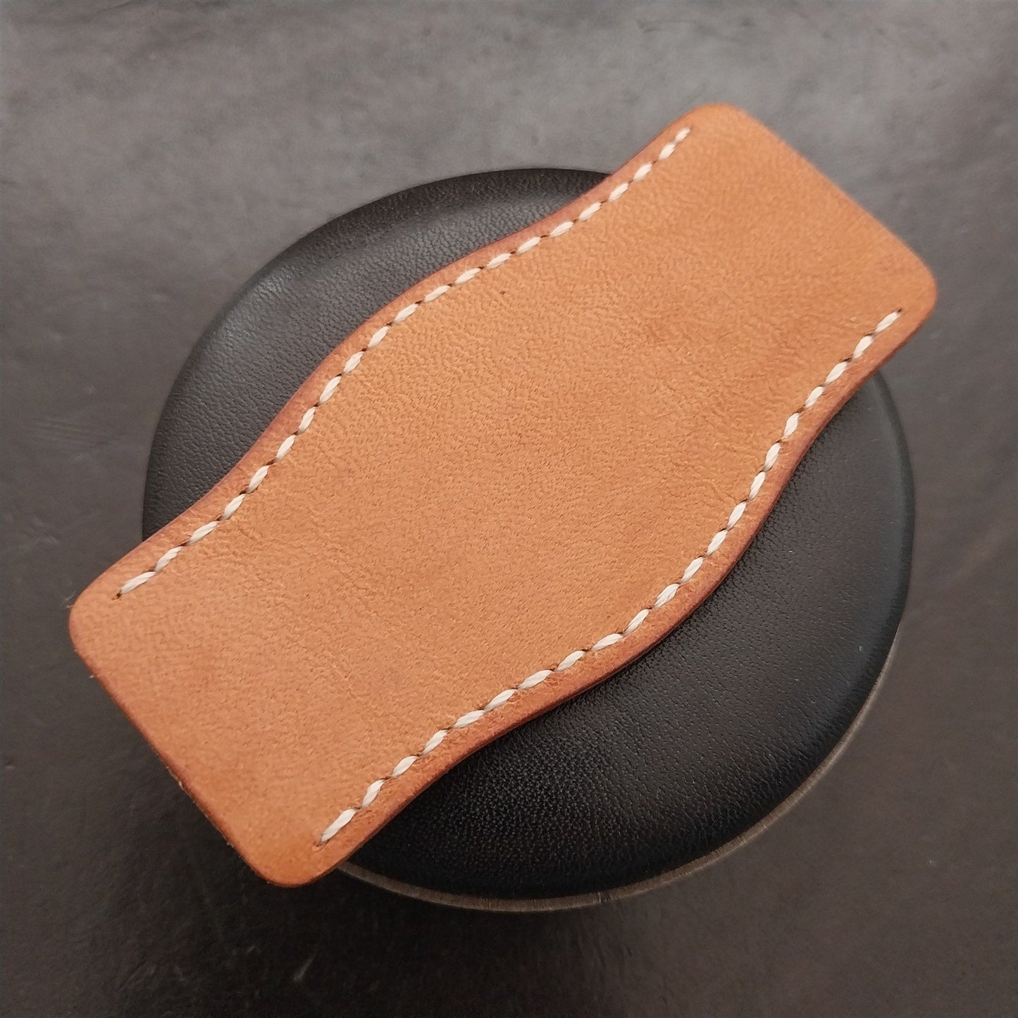 20mm Vintage Style Saddle Leather USA Made Bund Pad