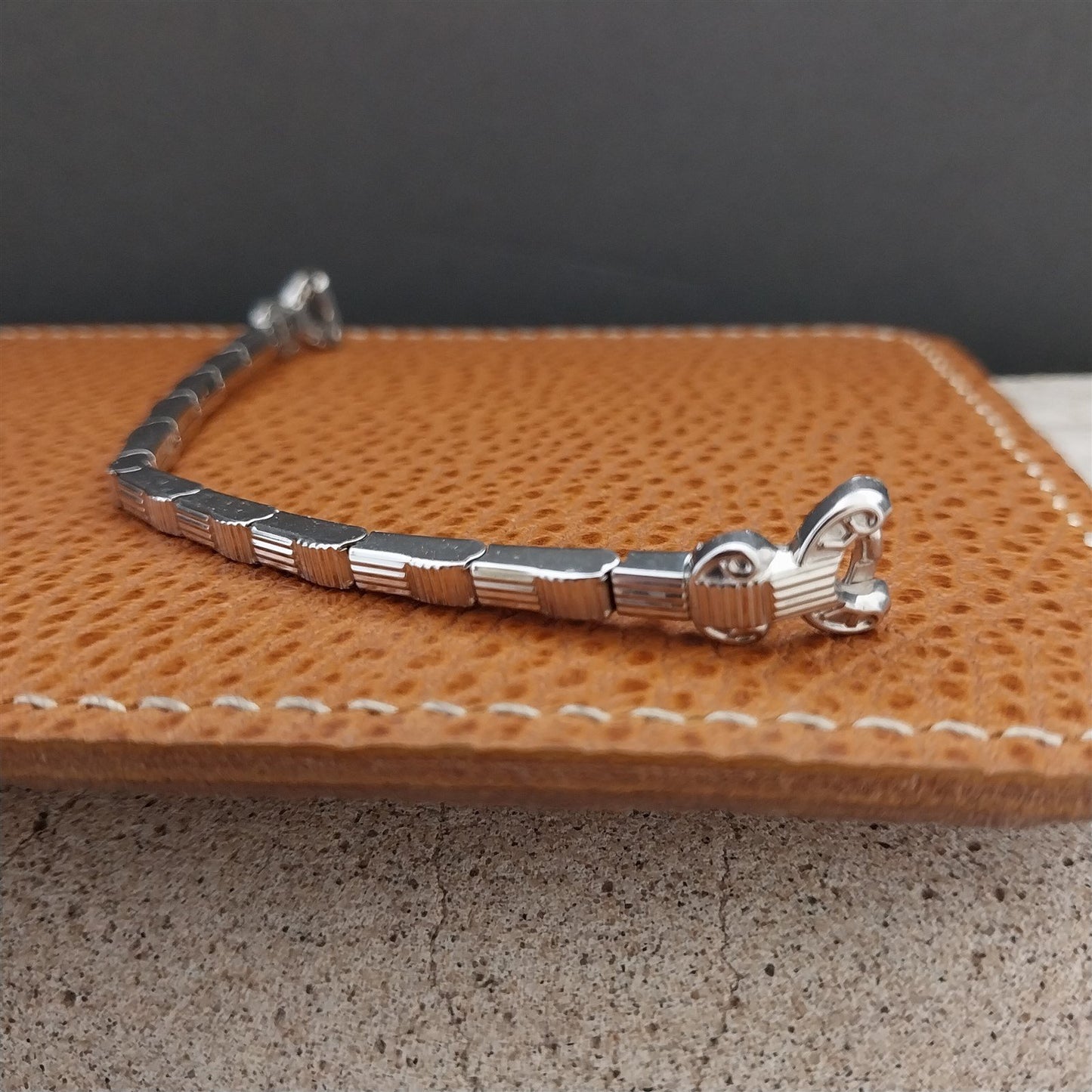 White Gold-Filled Speidel Criss-Cross 1950s Ladies Unused Vintage Watch Band