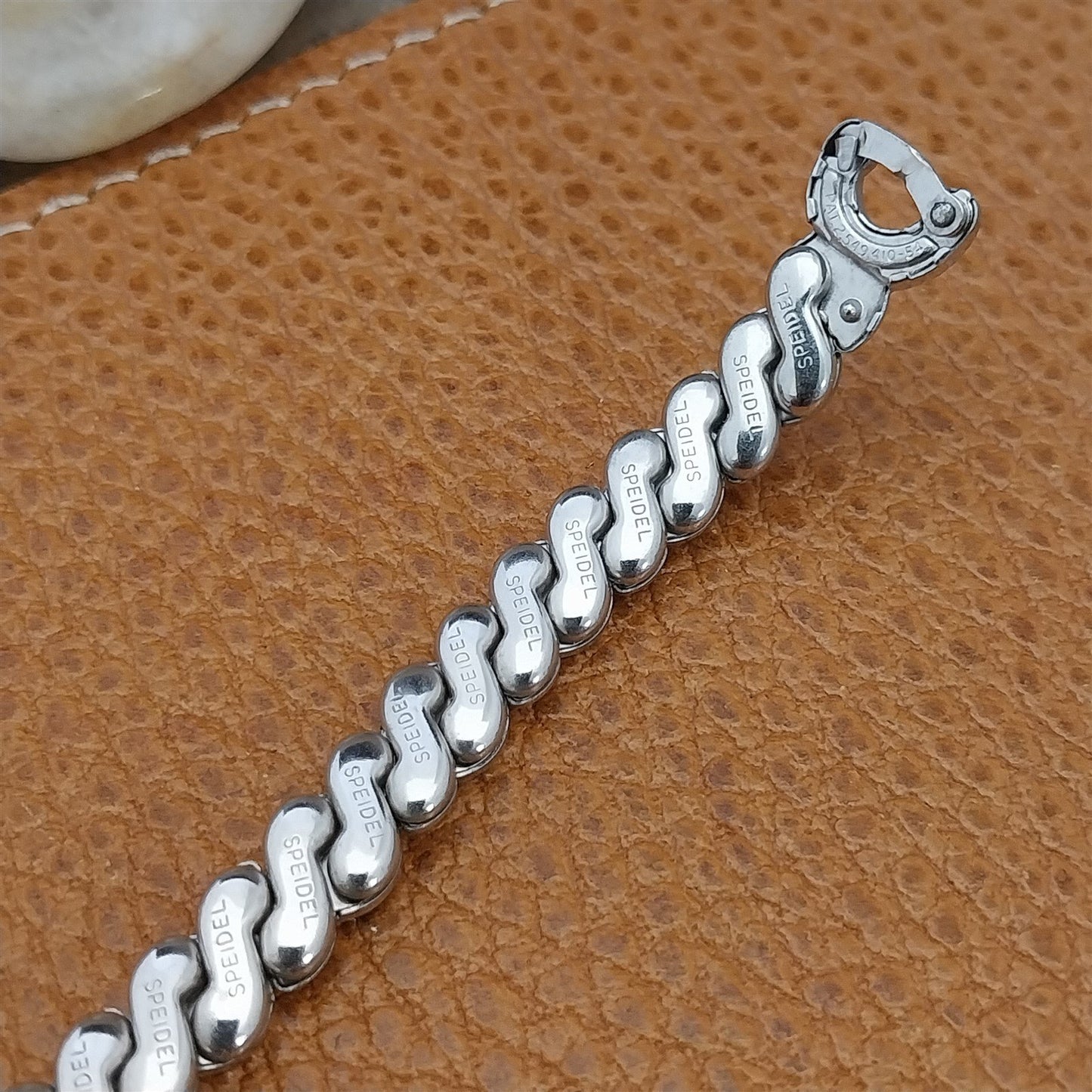 1954 White Gold-Filled Buttons & Bows Ladies Speidel Unused Vintage Watch Band
