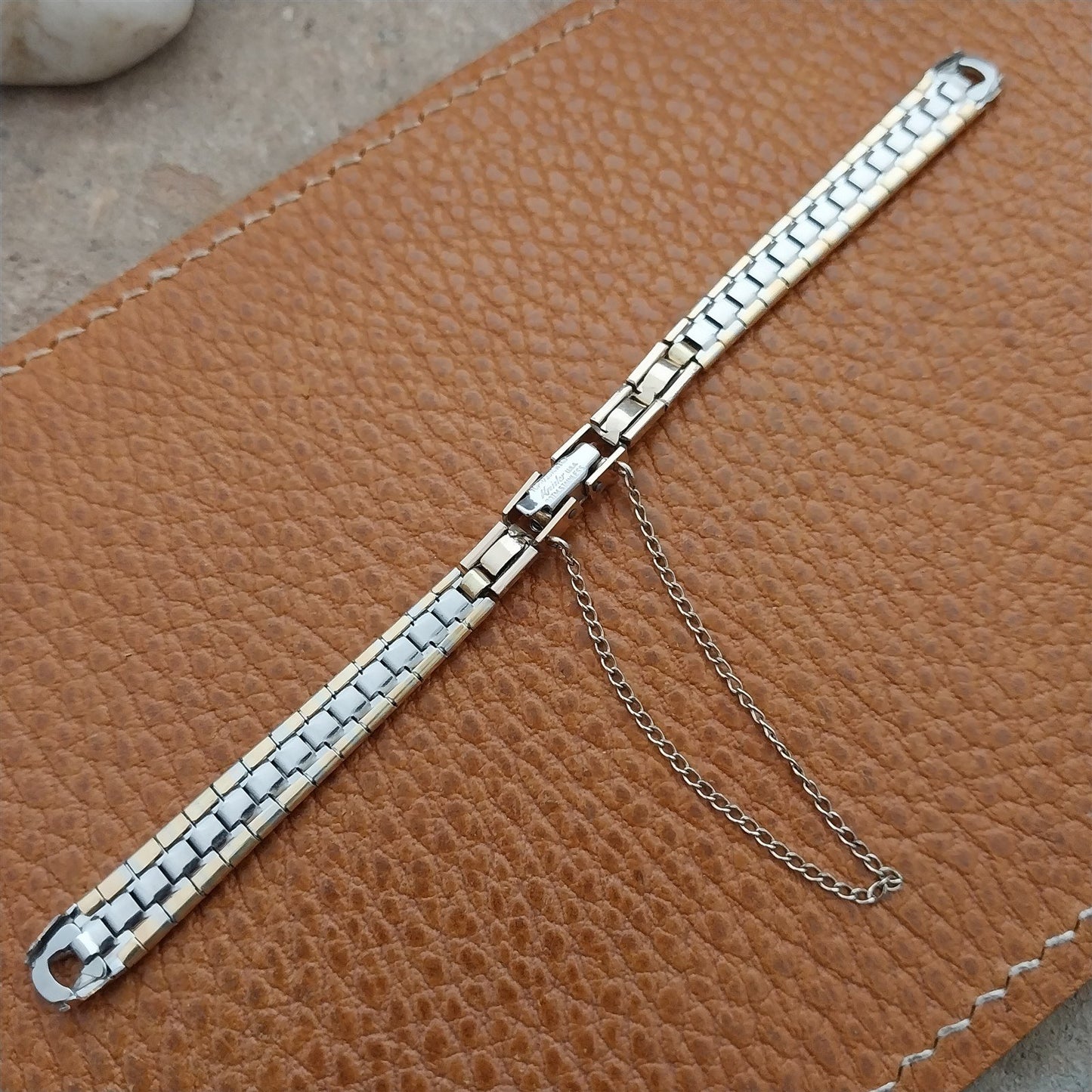 Kreisler Tri-Tone Gold-Filled Single-Lug Unused 1960s Ladies Vintage Watch Band