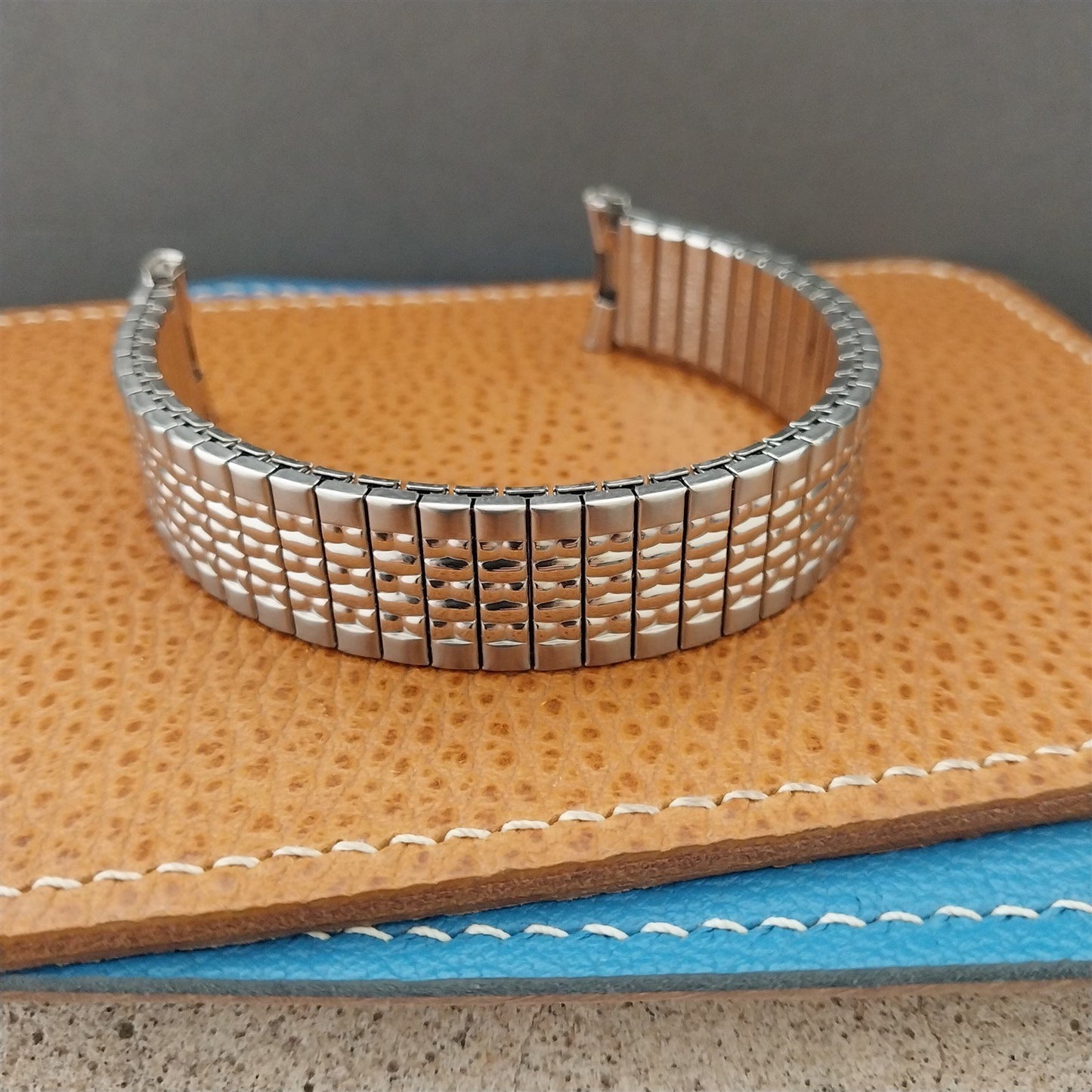 19mm 18mm 1968 Stainless Steel Rice Beads Speidel Unused Vintage Watch Band