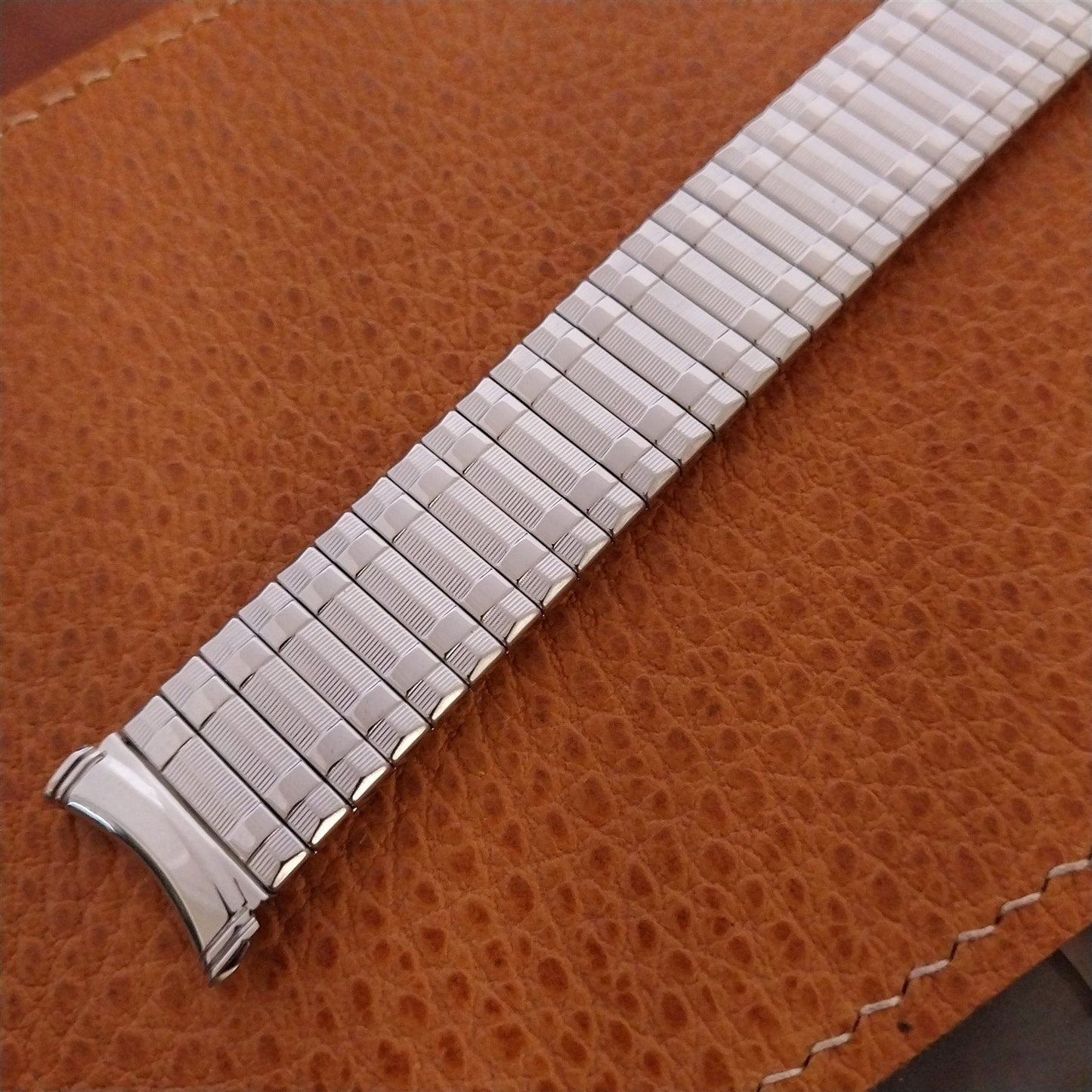 19mm 18mm Stainless Steel Long Kreisler DuraFlex Unused 1960s Vintage Watch Band