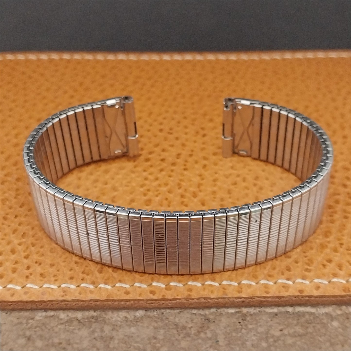 17.2mm Kestenmade Long Stainless Steel nos Unused 1970s Vintage Watch Band