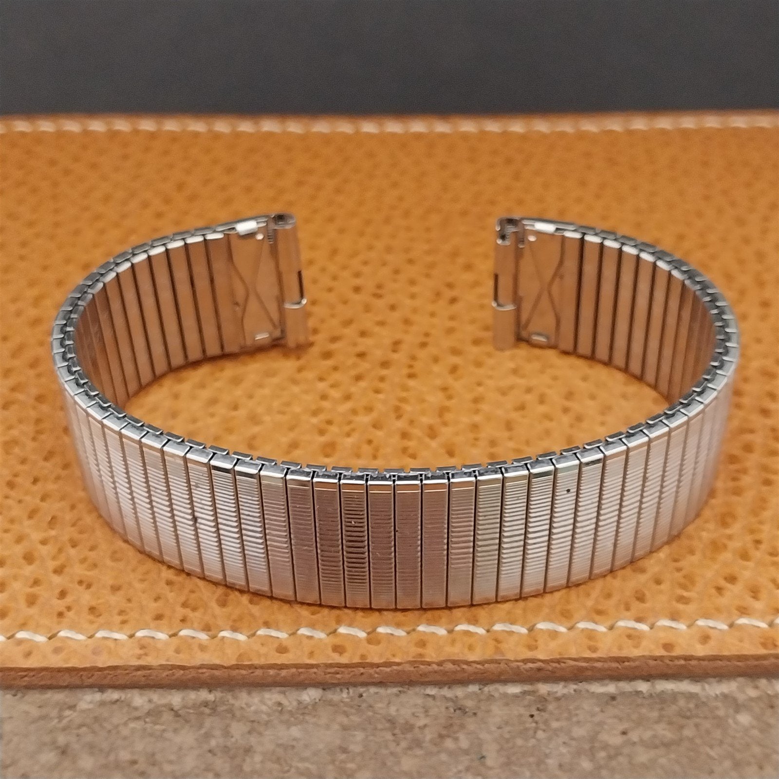 17.2mm Kestenmade Long Stainless Steel nos Unused 1970s Vintage Watch Band