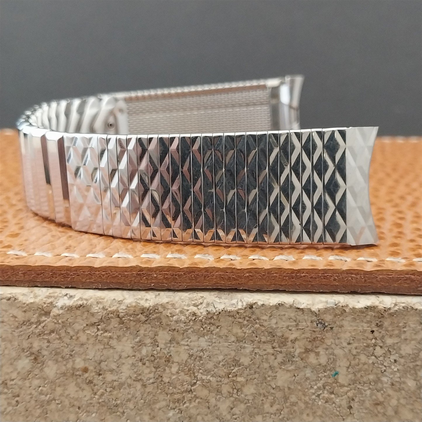 Original Gruen Calendar Alarm Kreisler Stainless Steel Unused Vintage Watch Band