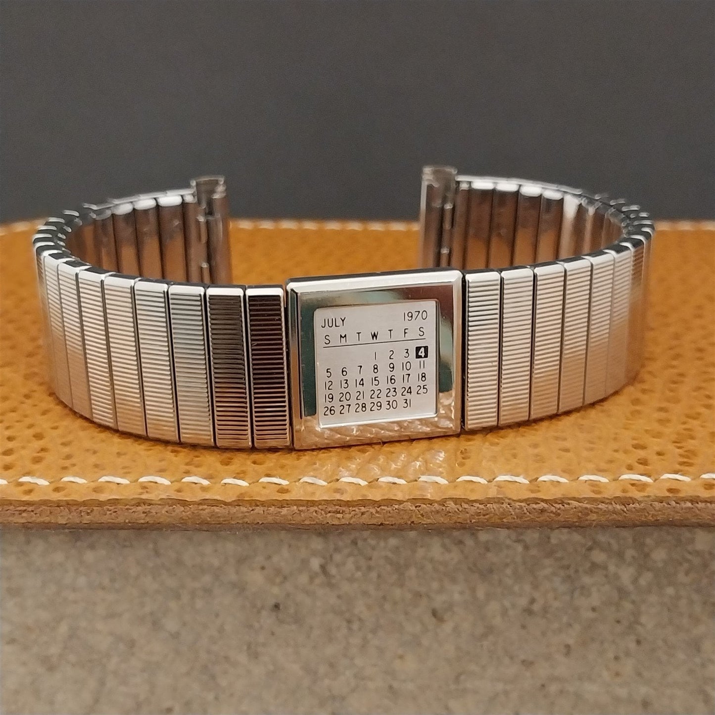 19mm 18mm Kreisler Long Stainless Steel 1970 Calendar Unused Vintage Watch Band