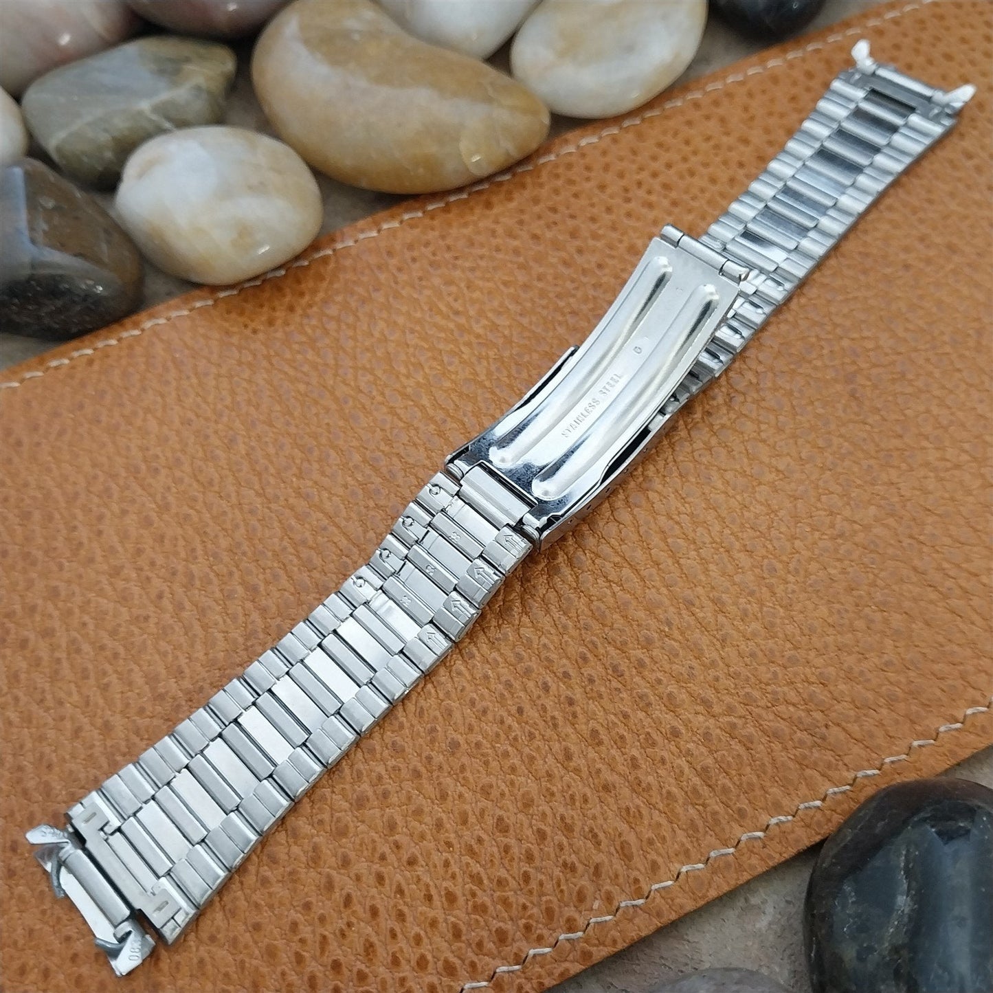 18mm Pulsar Stainless Steel 083 MKE Unused nos Vintage Watch Band