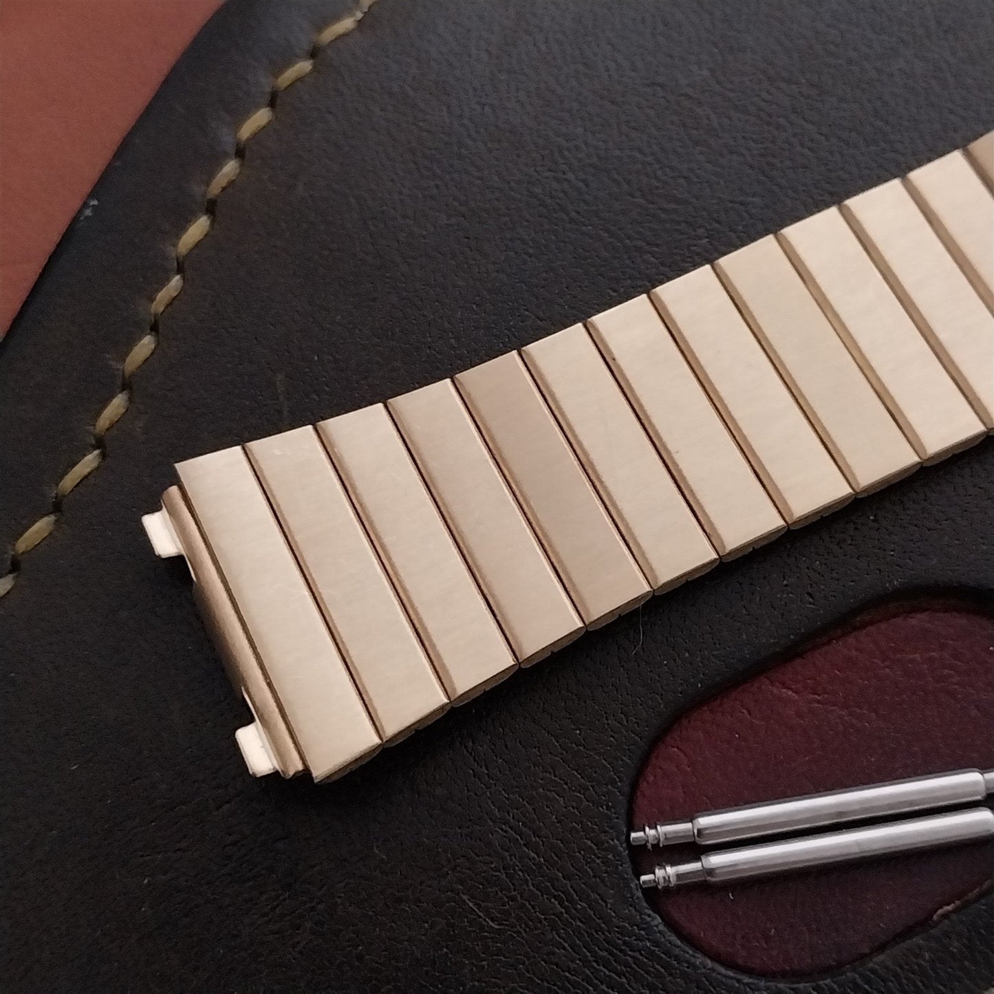 18mm Pulsar Gold-Tone 400MA Old Stock Unused Vintage Watch Band