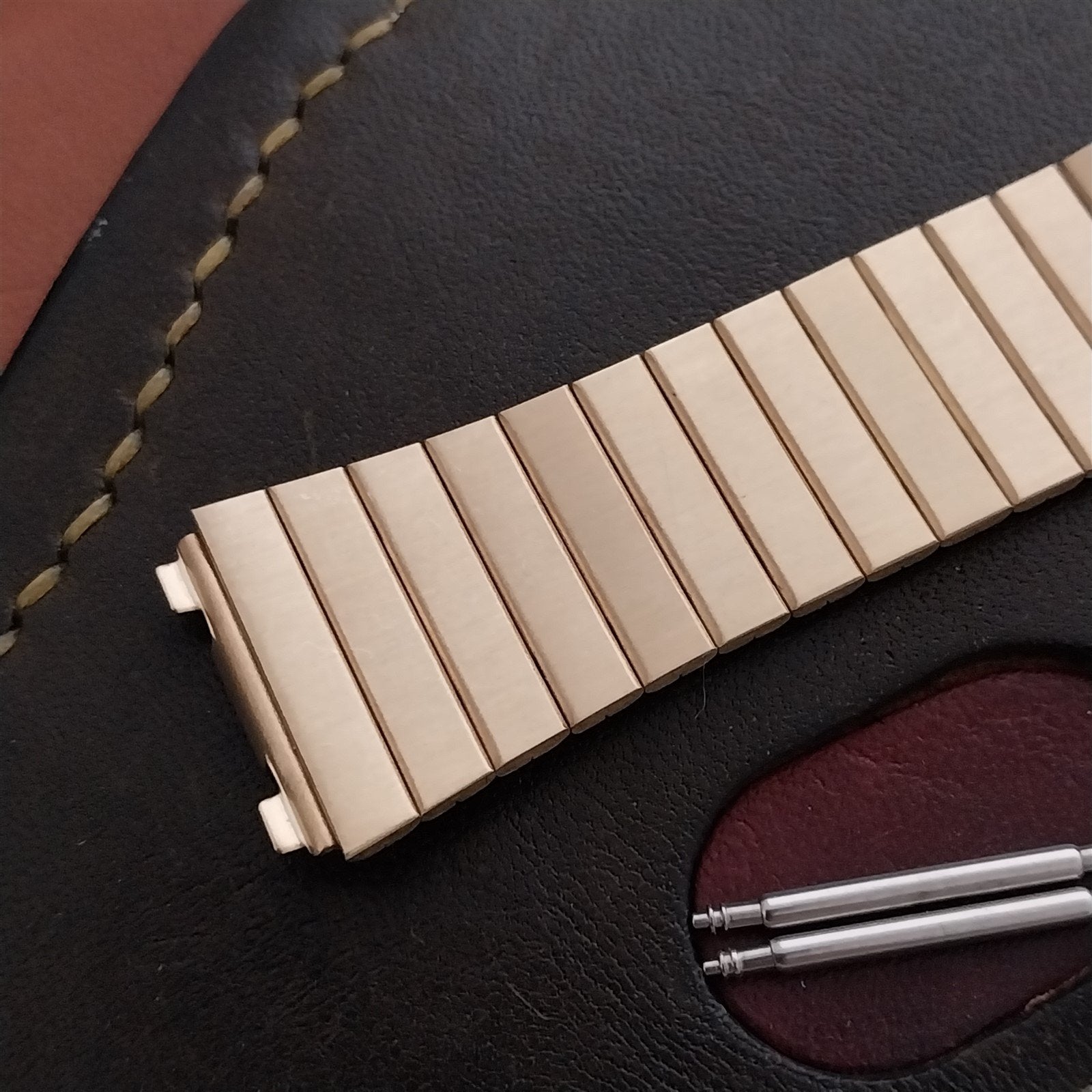 18mm Pulsar Gold-Tone 400MA Old Stock Unused Vintage Watch Band